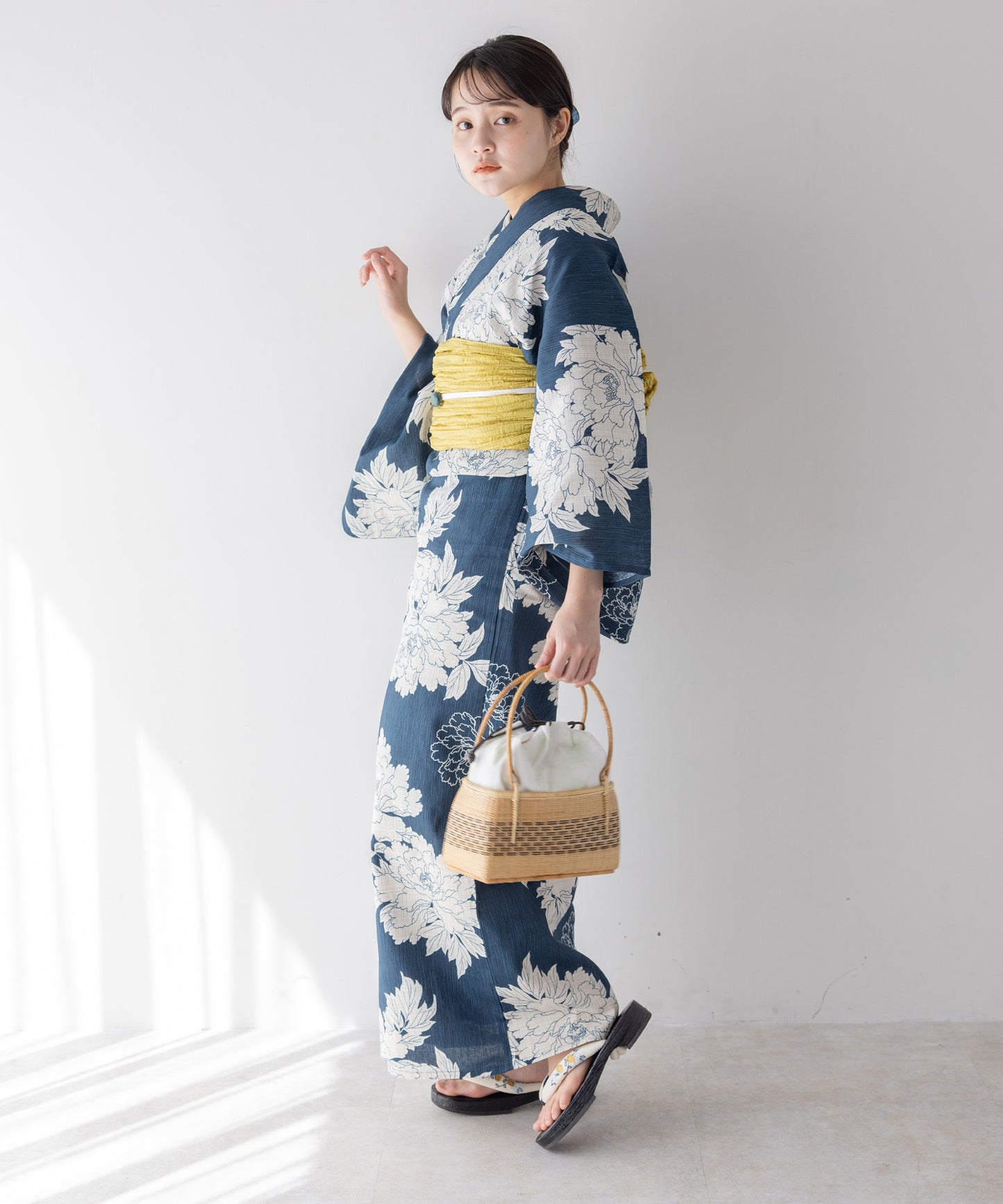 こだわり 浴衣 5点セット (浴衣/帯/下駄/腰紐/着付け冊子) 麻混 綿麻 ネイビー ブルーグリーン 牡丹 ボタン