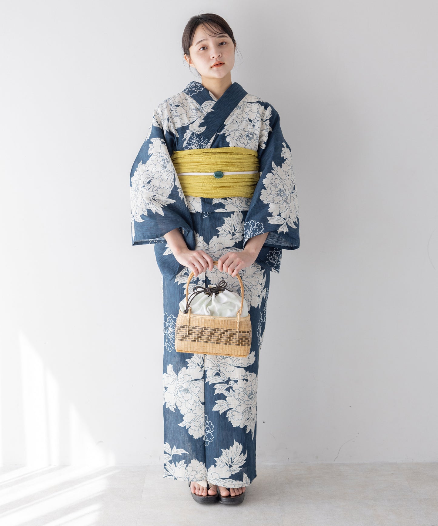 こだわり 浴衣 5点セット (浴衣/帯/下駄/腰紐/着付け冊子) 麻混 綿麻 ネイビー ブルーグリーン 牡丹 ボタン