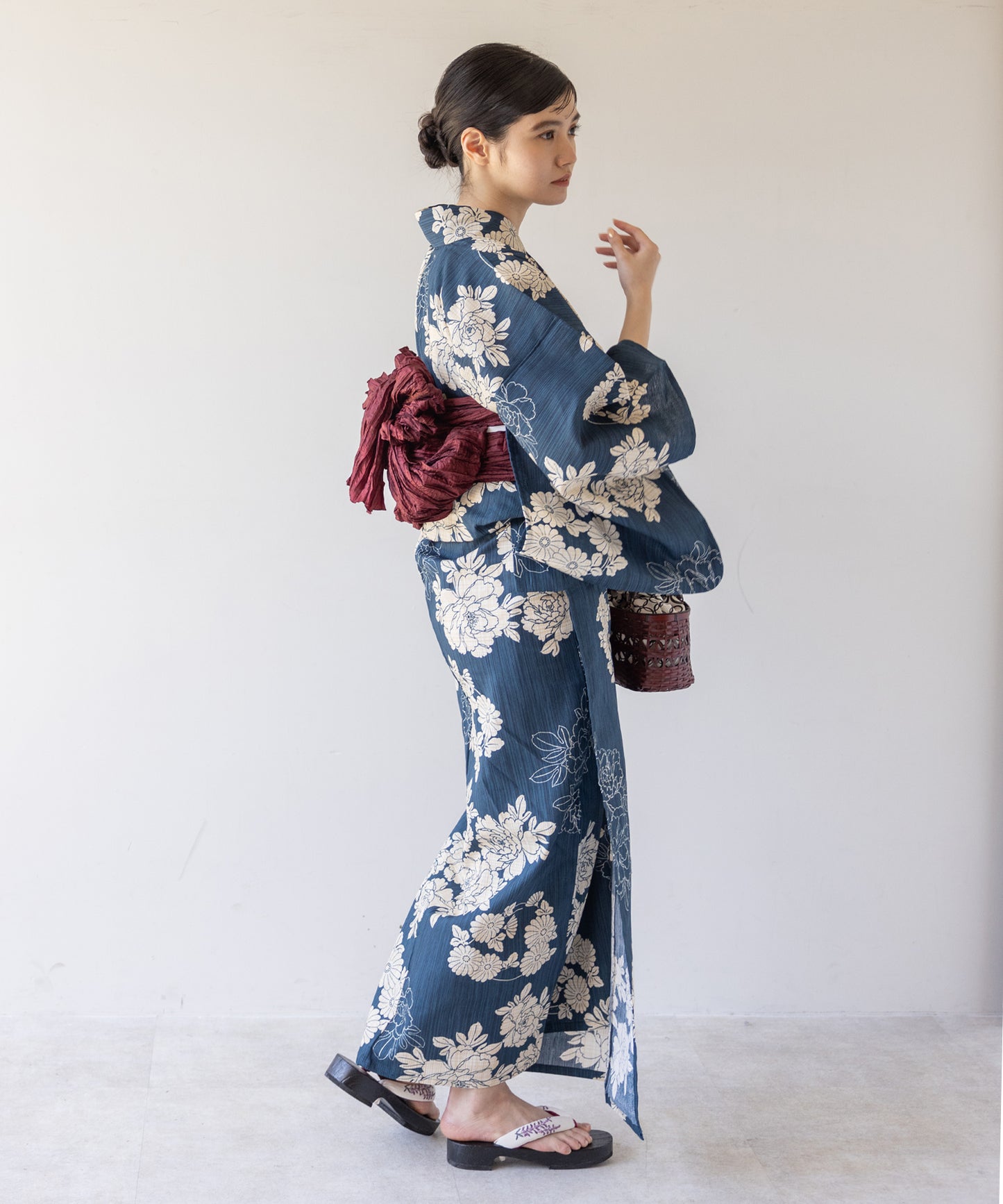 こだわり 浴衣 5点セット (浴衣/帯/下駄/腰紐/着付け冊子) 麻混 綿麻 ネイビー ブルーグリーン 牡丹 ボタン 菊