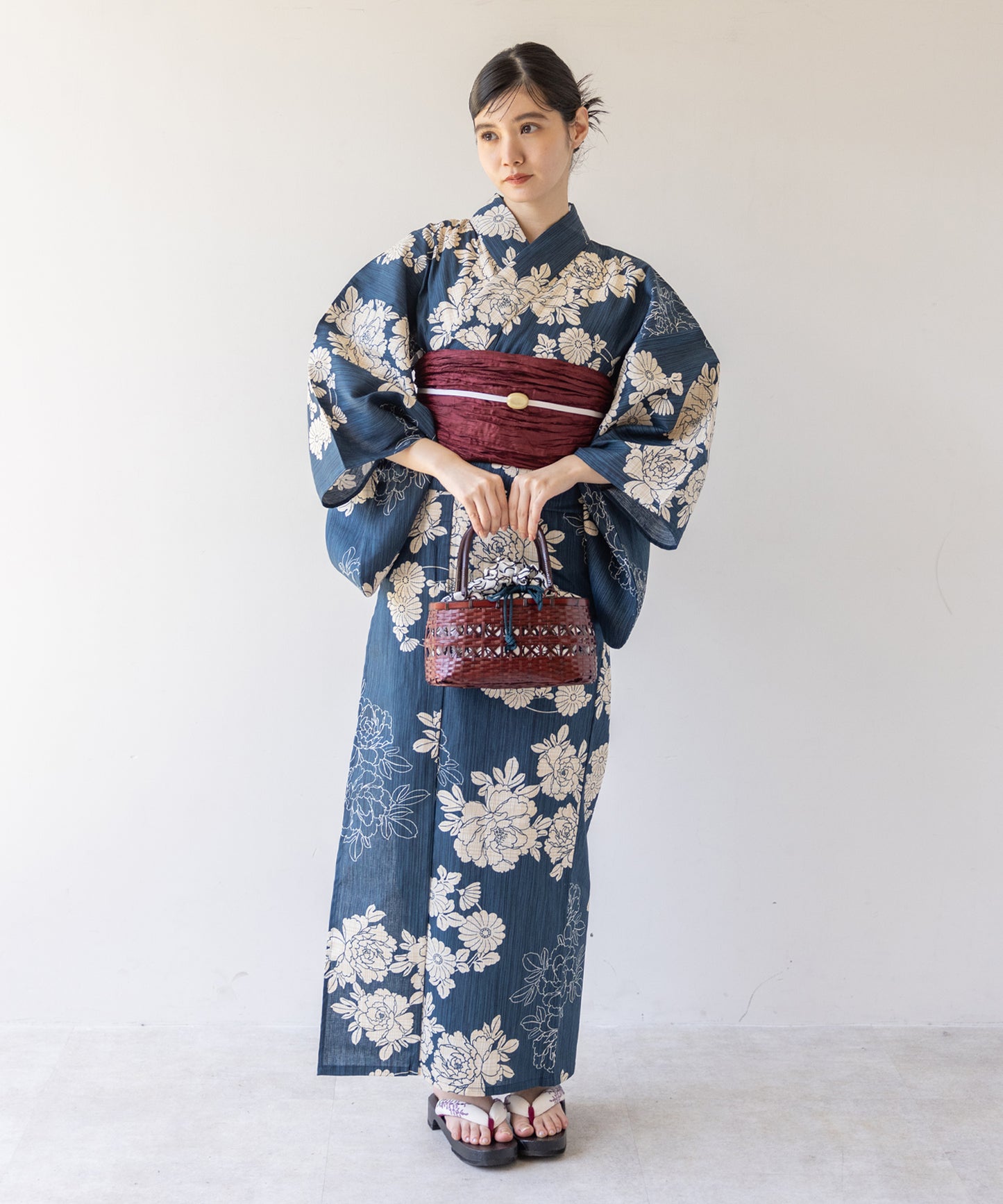 こだわり 浴衣 5点セット (浴衣/帯/下駄/腰紐/着付け冊子) 麻混 綿麻 ネイビー ブルーグリーン 牡丹 ボタン 菊