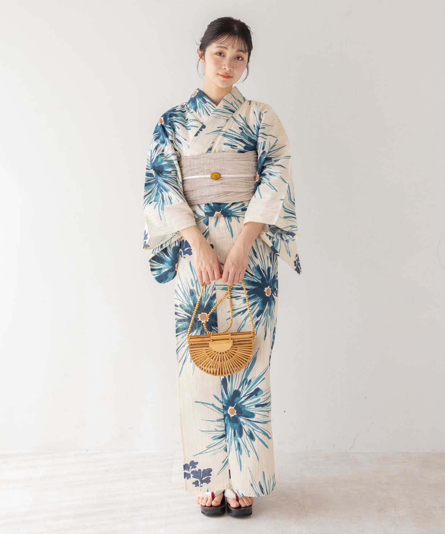 こだわり 浴衣 5点セット (浴衣/帯/下駄/腰紐/着付け冊子) 麻混 綿麻 ブルー 花火 菊