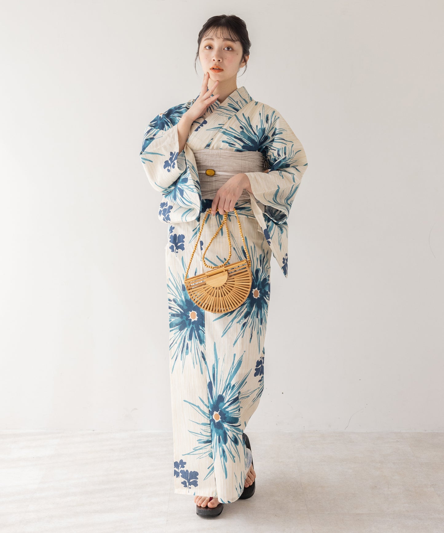 こだわり 浴衣 5点セット (浴衣/帯/下駄/腰紐/着付け冊子) 麻混 綿麻 ブルー 花火 菊