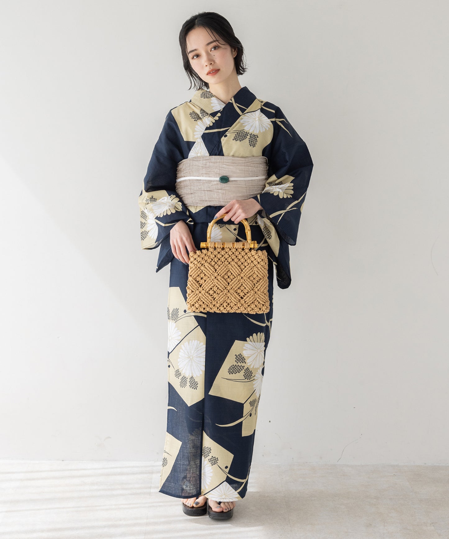 こだわり 浴衣 5点セット (浴衣/帯/下駄/腰紐/着付け冊子) ネイビー 菊
