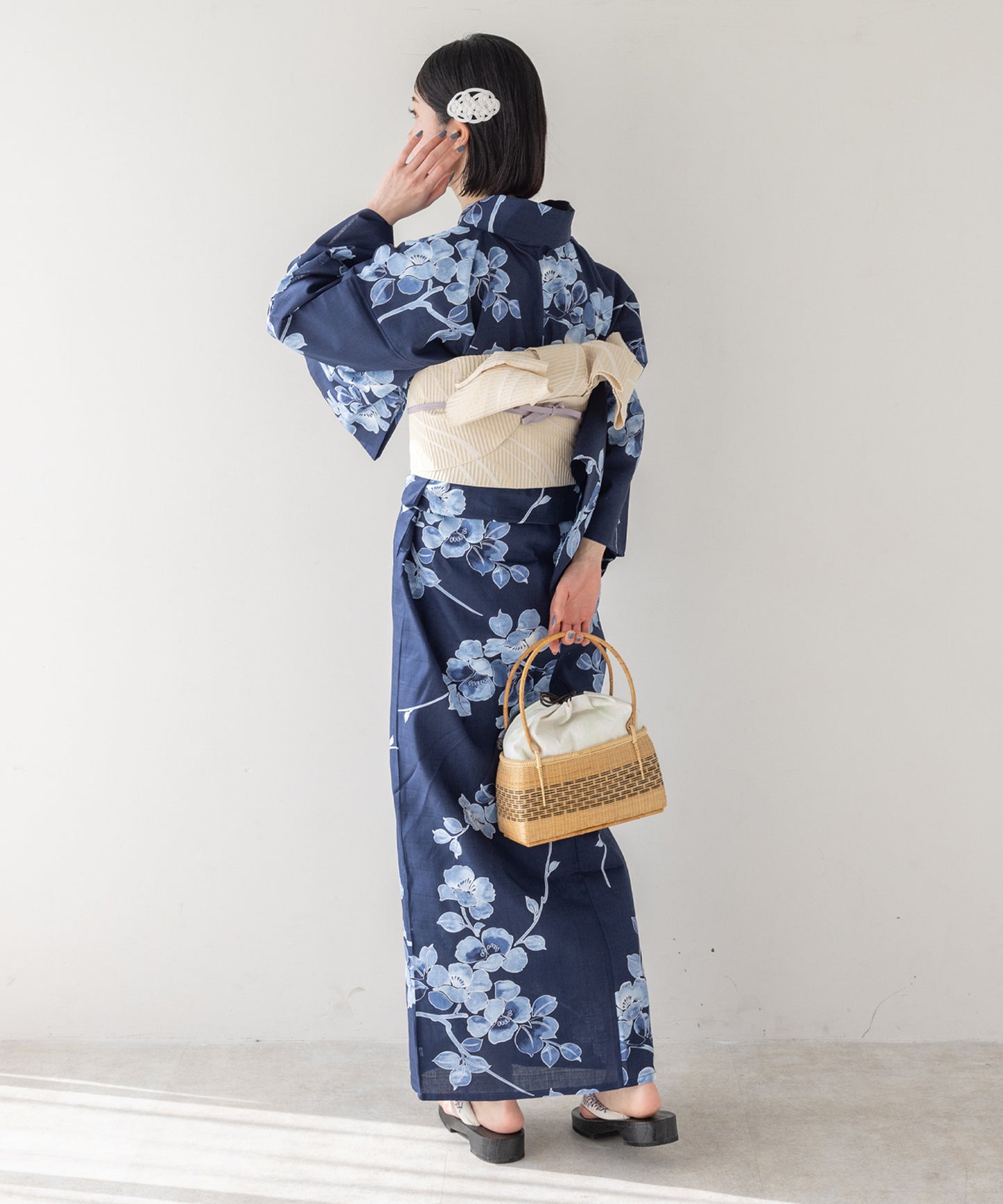 こだわり 浴衣 5点セット (浴衣/帯/下駄/腰紐/着付け冊子) ブルー ネイビー 花柄