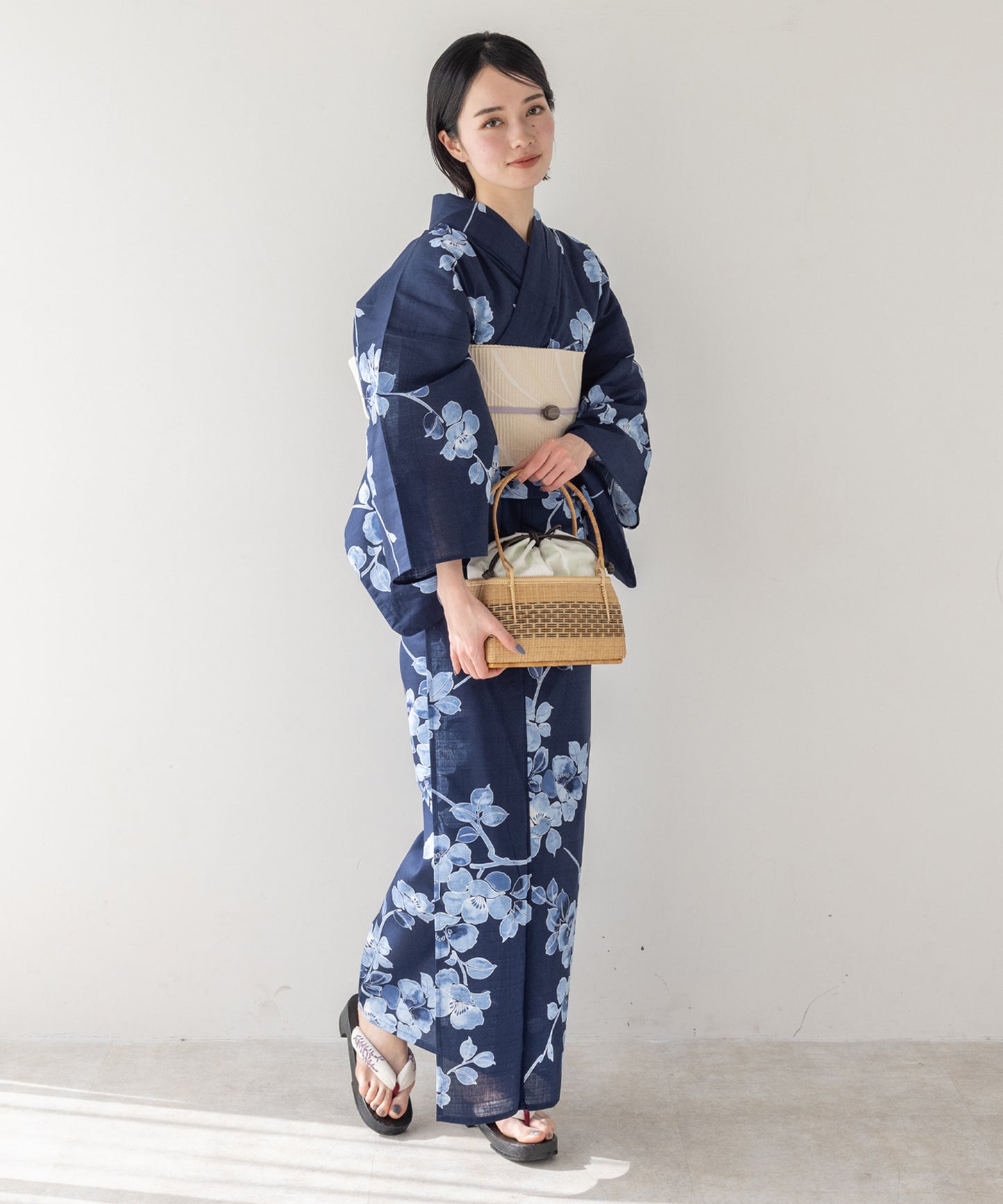 こだわり 浴衣 5点セット (浴衣/帯/下駄/腰紐/着付け冊子) ブルー ネイビー 花柄