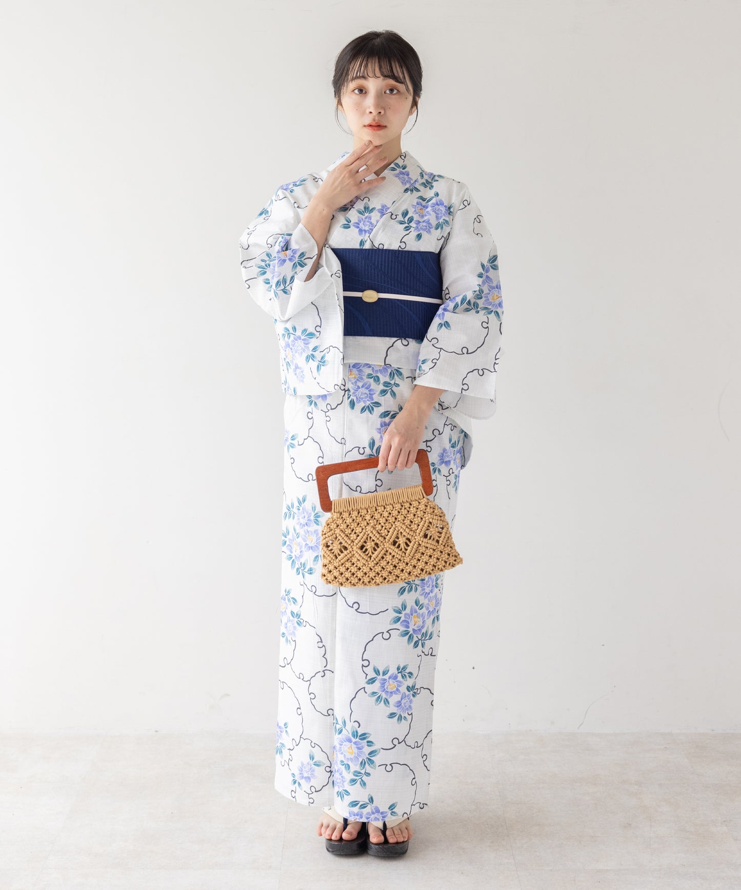 こだわり浴衣 5点セット (浴衣/帯/下駄/腰紐/着付け冊子) 変わり織生地 ホワイト系 ブルー 桔梗 ききょう