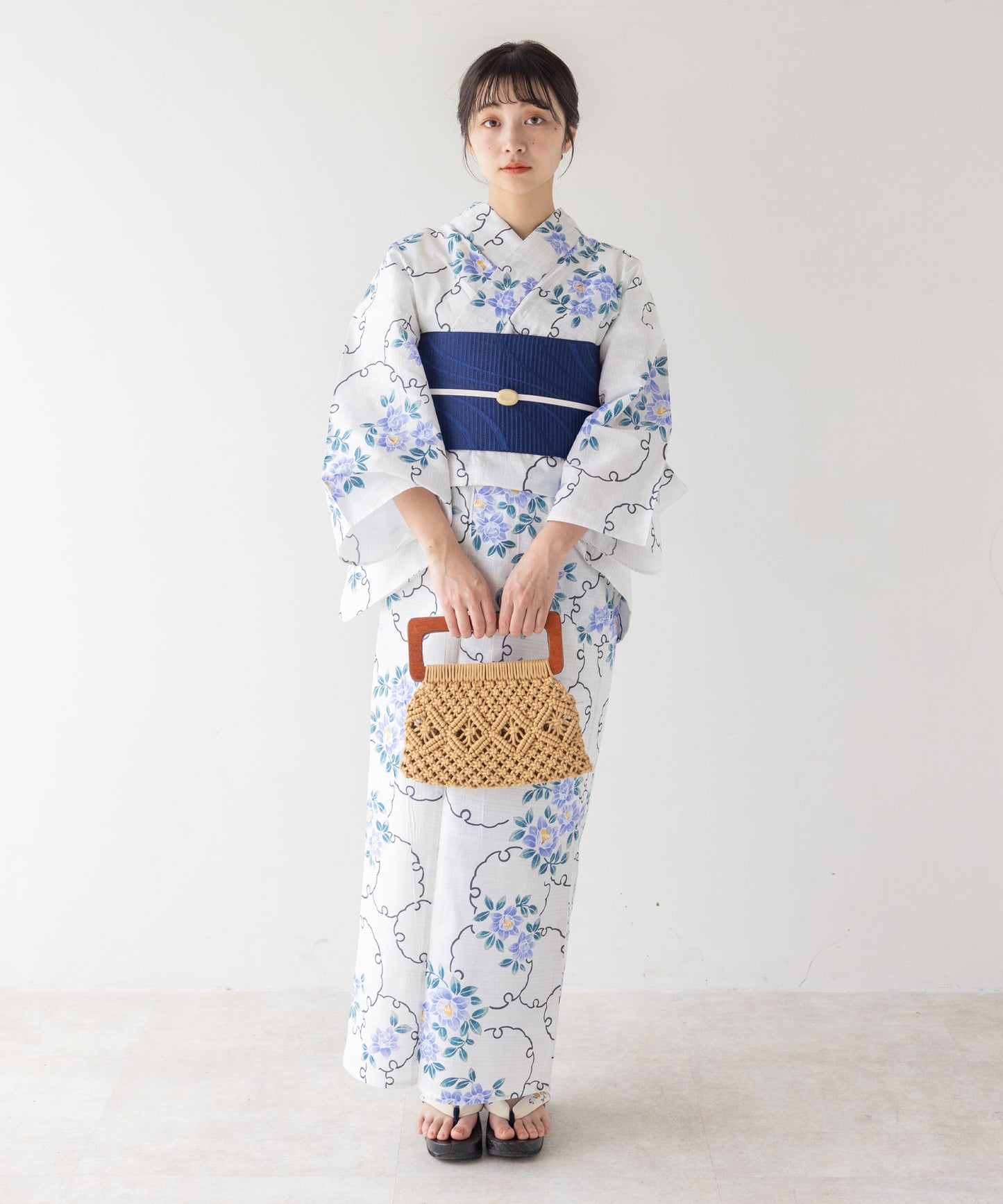 こだわり浴衣 5点セット (浴衣/帯/下駄/腰紐/着付け冊子) 変わり織生地 ホワイト系 ブルー 桔梗 ききょう