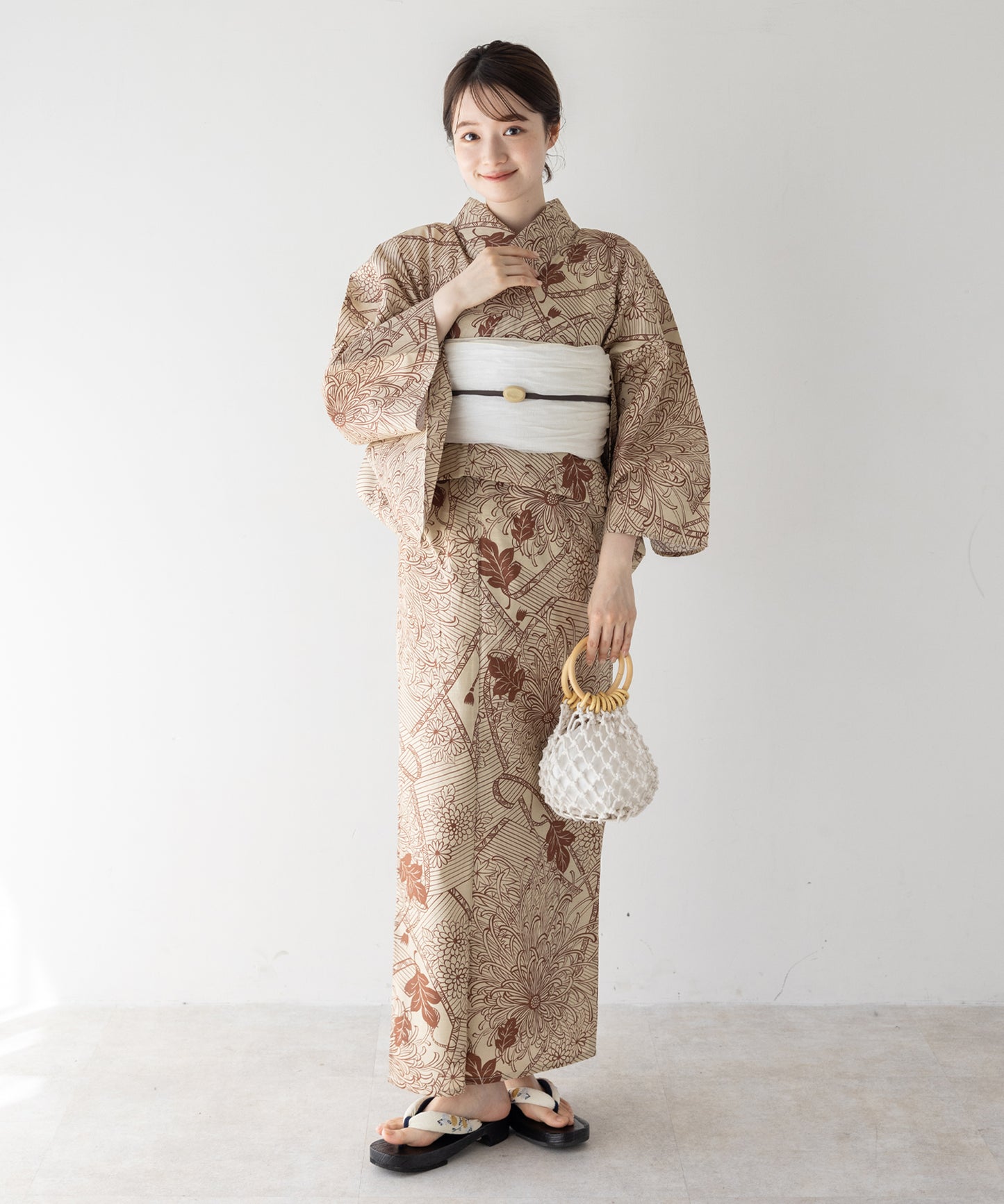 こだわり浴衣5点セット (浴衣/帯/下駄/腰紐/着付け冊子) 変わり織生地 ベージュ ブラウン 古典