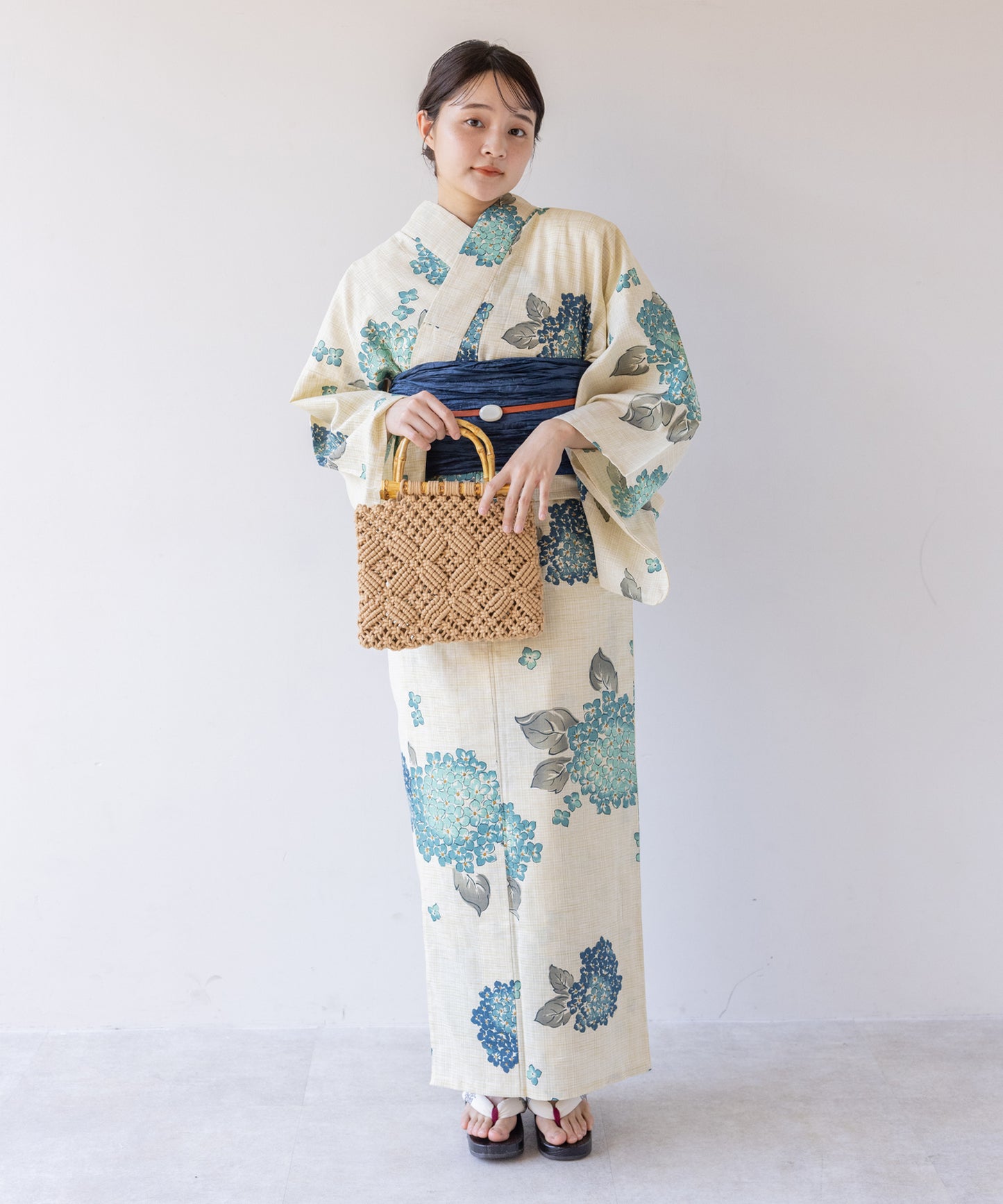 こだわり 浴衣 5点セット (浴衣/帯/下駄/腰紐/着付け冊子) 麻混 綿麻 先染め 生成 ブルー 紫陽花 アジサイ