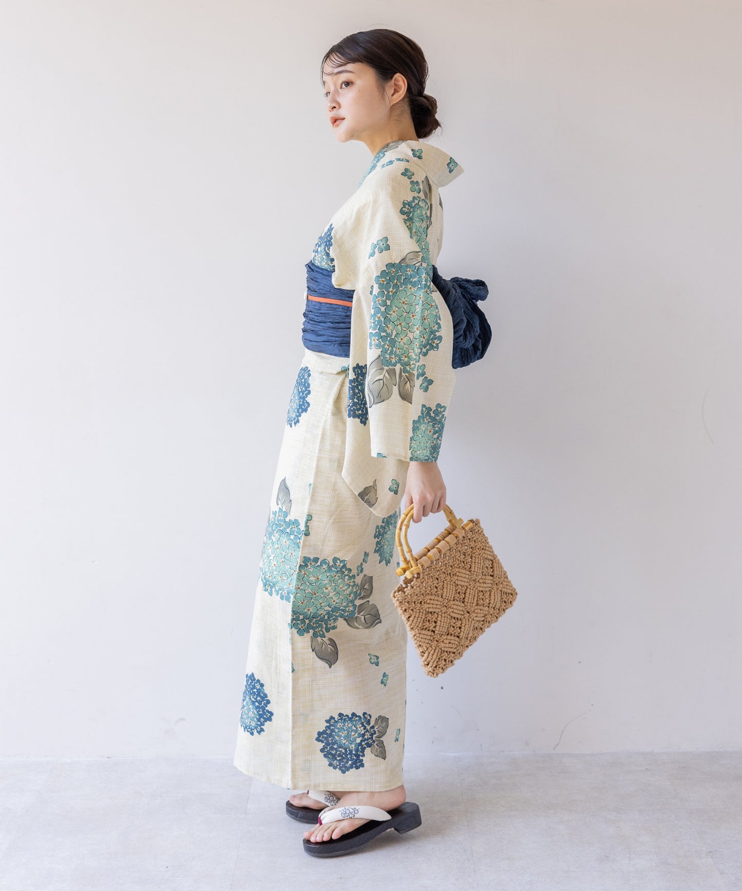 こだわり 浴衣 5点セット (浴衣/帯/下駄/腰紐/着付け冊子) 麻混 綿麻 先染め 生成 ブルー 紫陽花 アジサイ