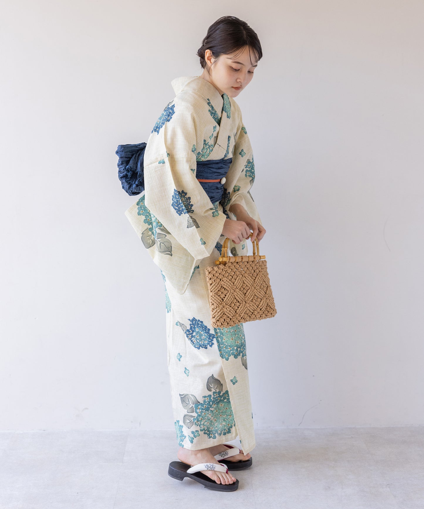 こだわり 浴衣 5点セット (浴衣/帯/下駄/腰紐/着付け冊子) 麻混 綿麻 先染め 生成 ブルー 紫陽花 アジサイ