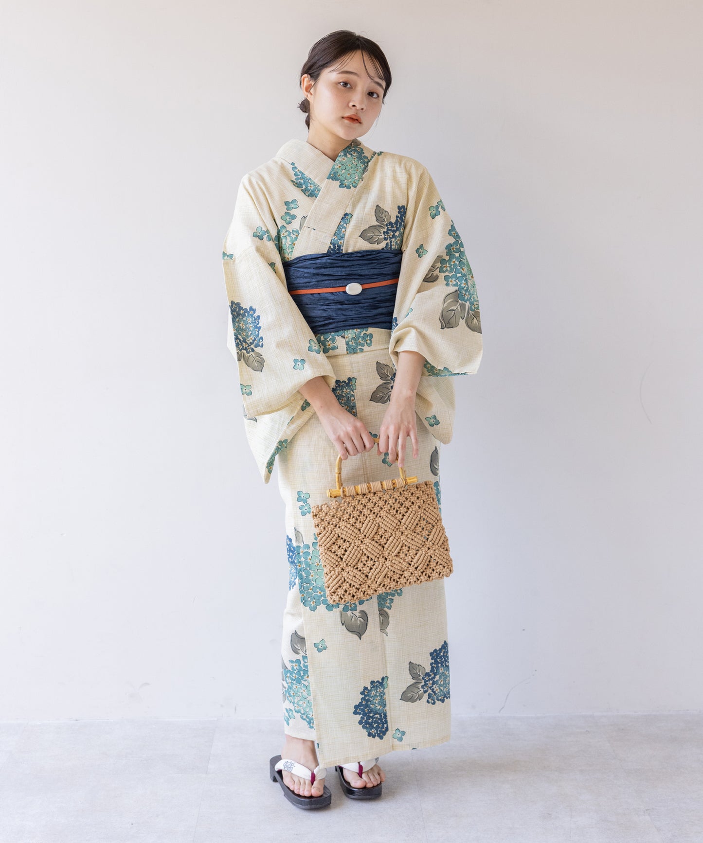 こだわり 浴衣 5点セット (浴衣/帯/下駄/腰紐/着付け冊子) 麻混 綿麻 先染め 生成 ブルー 紫陽花 アジサイ