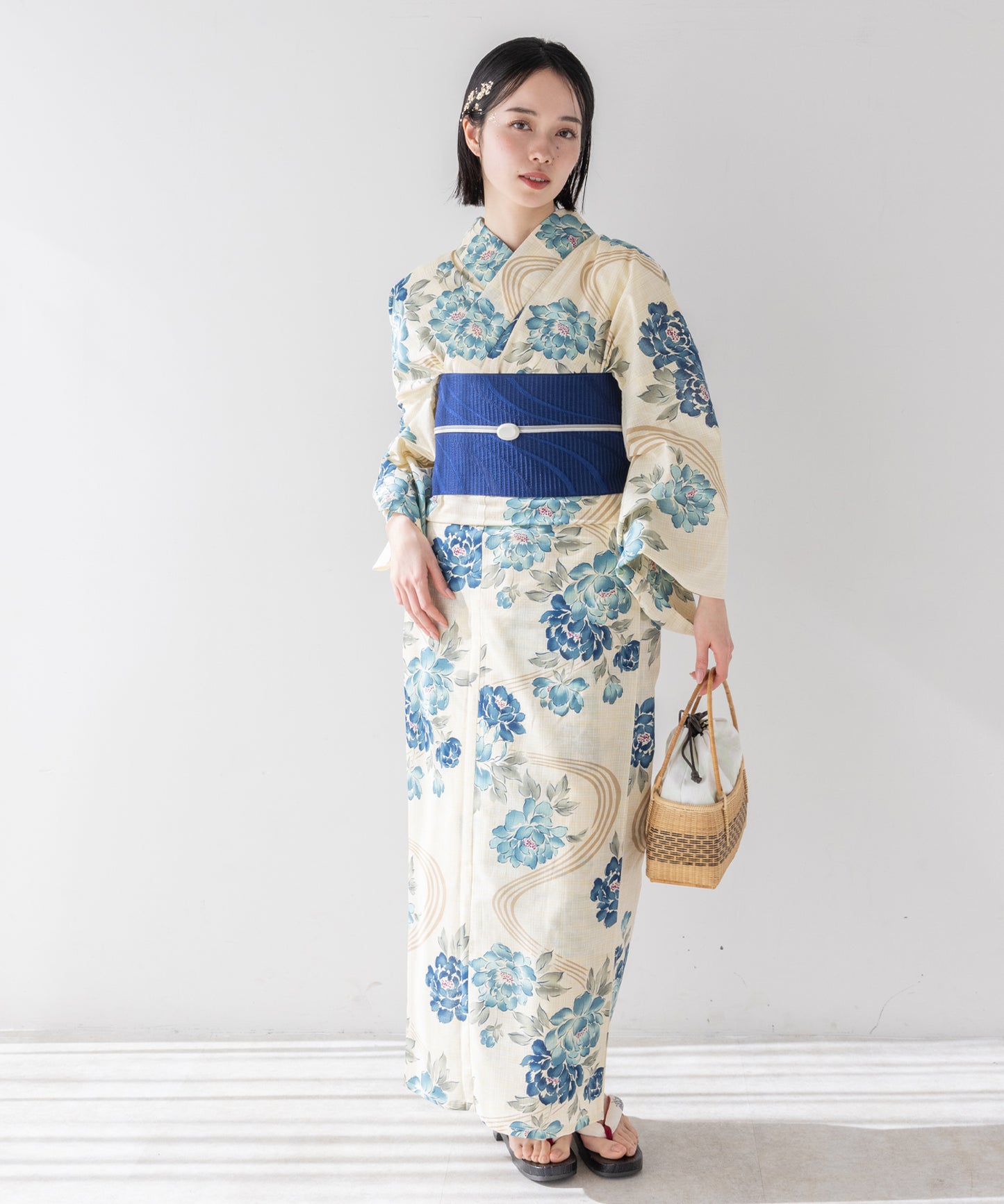 こだわり 浴衣 5点セット (浴衣/帯/下駄/腰紐/着付け冊子) 麻混 綿麻 先染め 生成 ブルー 椿 つばき