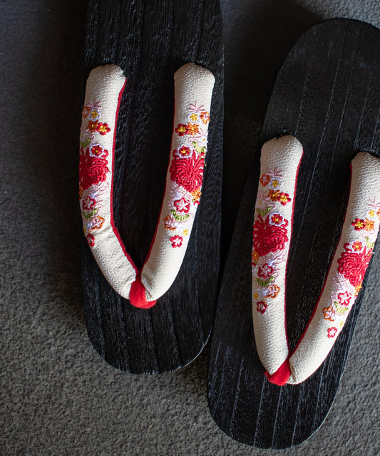 大きいサイズの下駄 ホワイト古典