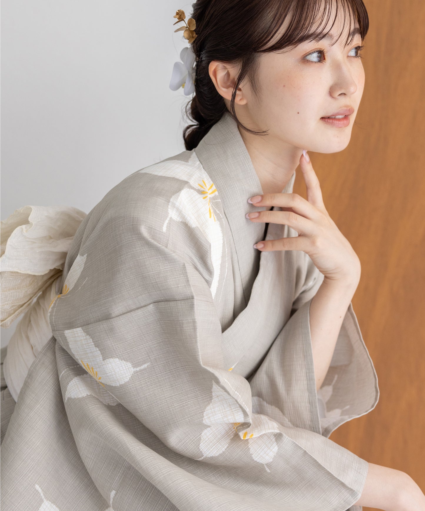 こだわり浴衣5点セット (浴衣/帯/下駄/腰紐/着付け冊子) 麻混 綿麻 楊柳生地 ベージュ 蝶々