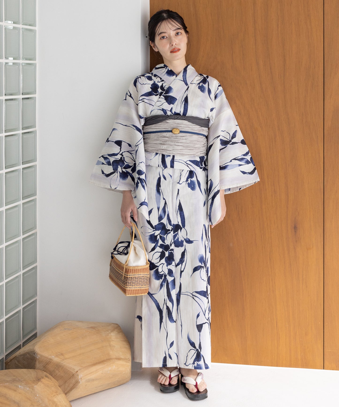 こだわり浴衣 5点セット (浴衣/帯/下駄/腰紐/着付け冊子) 麻混 綿麻 楊柳生地 ブルー パープル 菖蒲 あやめ しょうぶ