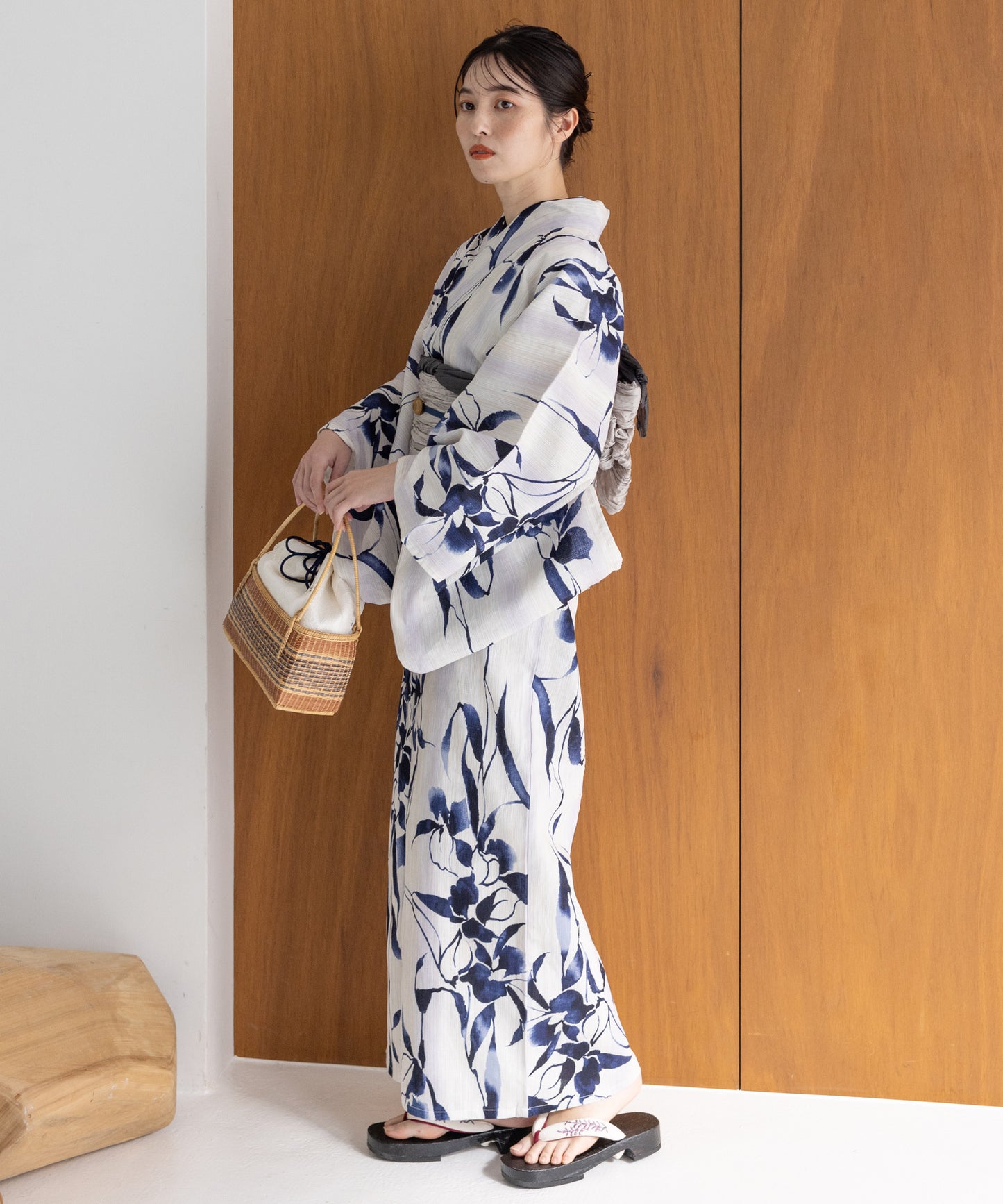 こだわり浴衣 5点セット (浴衣/帯/下駄/腰紐/着付け冊子) 麻混 綿麻 楊柳生地 ブルー パープル 菖蒲 あやめ しょうぶ