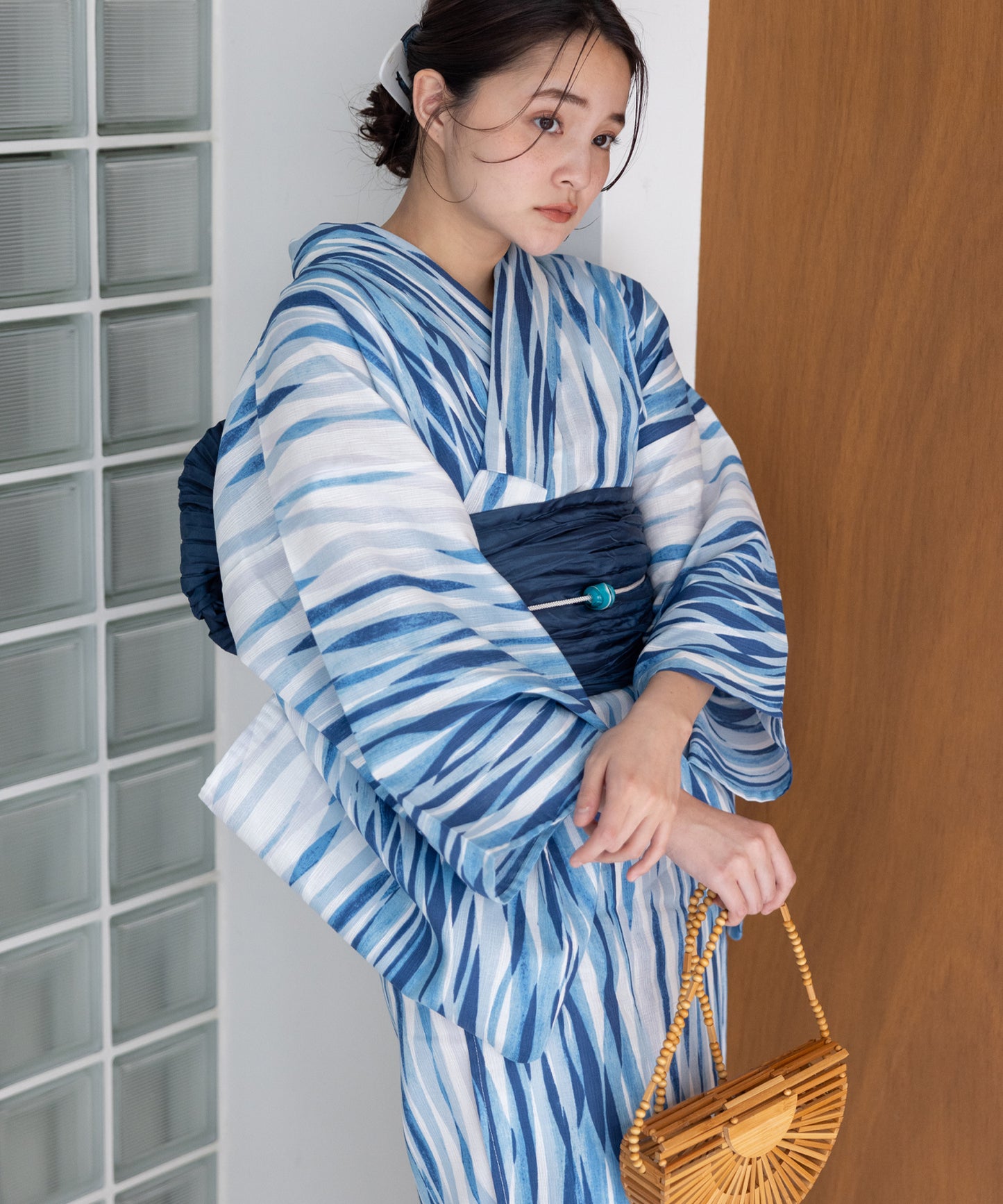 こだわり浴衣5点セット (浴衣/帯/下駄/腰紐/着付け冊子) 浴衣 レディース 浴衣 セット 麻混 綿麻 よろけ よろけ縞 ブルー