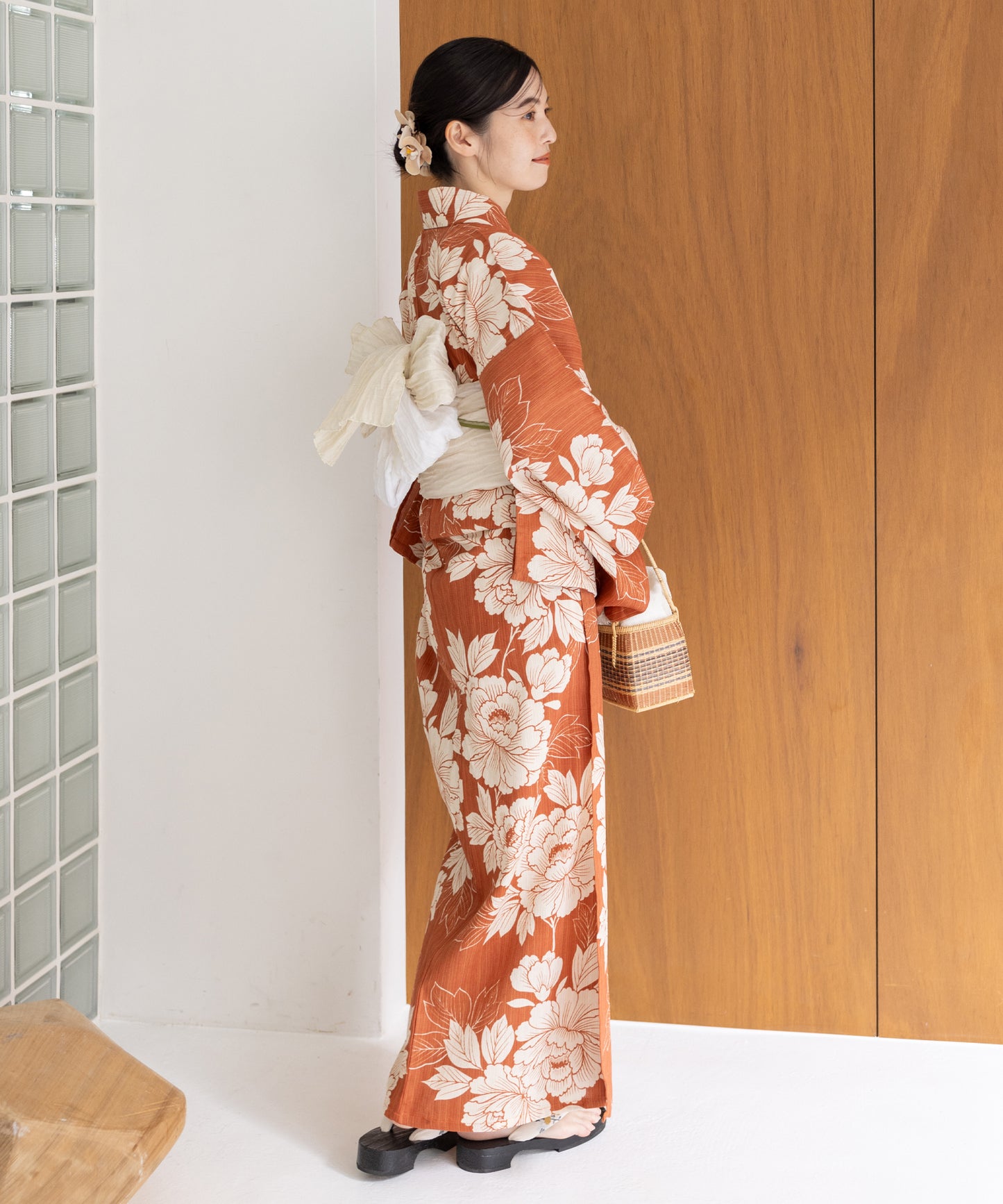 こだわり浴衣5点セット (浴衣/帯/下駄/腰紐/着付け冊子) 麻混 綿麻 楊柳生地 オレンジ 芍薬