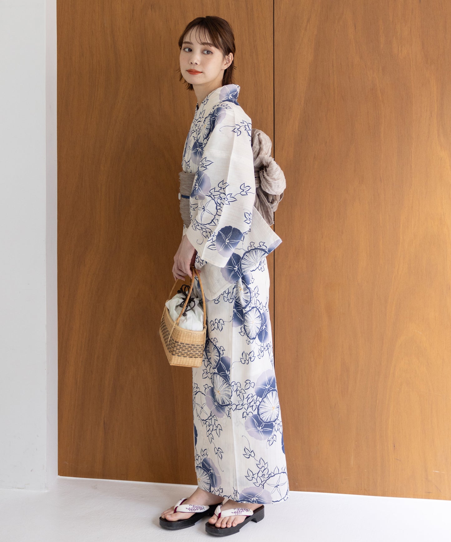 こだわり浴衣5点セット (浴衣/帯/下駄/腰紐/着付け冊子) 変わり織生地 ブルー ホワイト系 朝顔 アサガオ あさがお