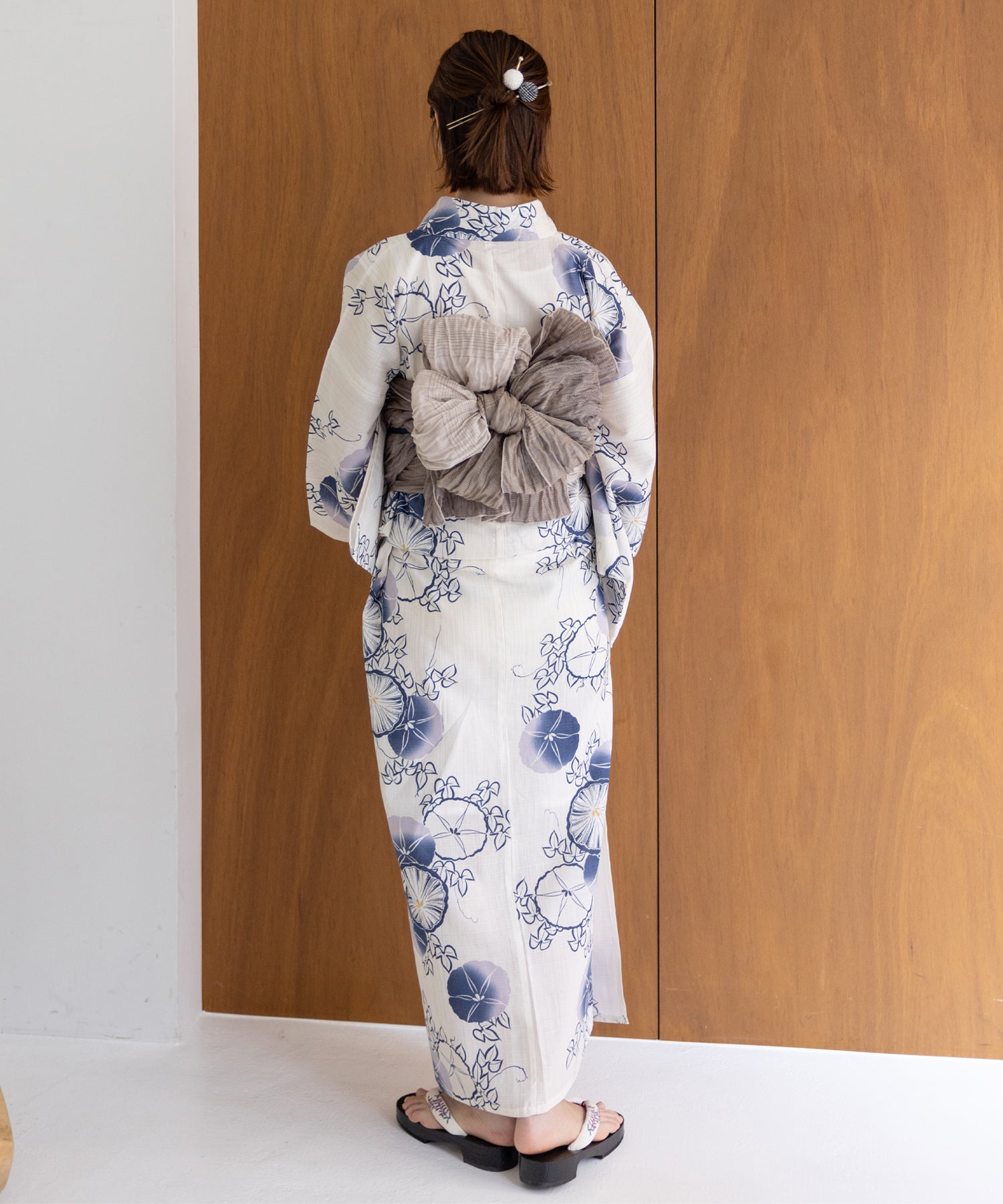こだわり浴衣5点セット (浴衣/帯/下駄/腰紐/着付け冊子) 変わり織生地 ブルー ホワイト系 朝顔 アサガオ あさがお