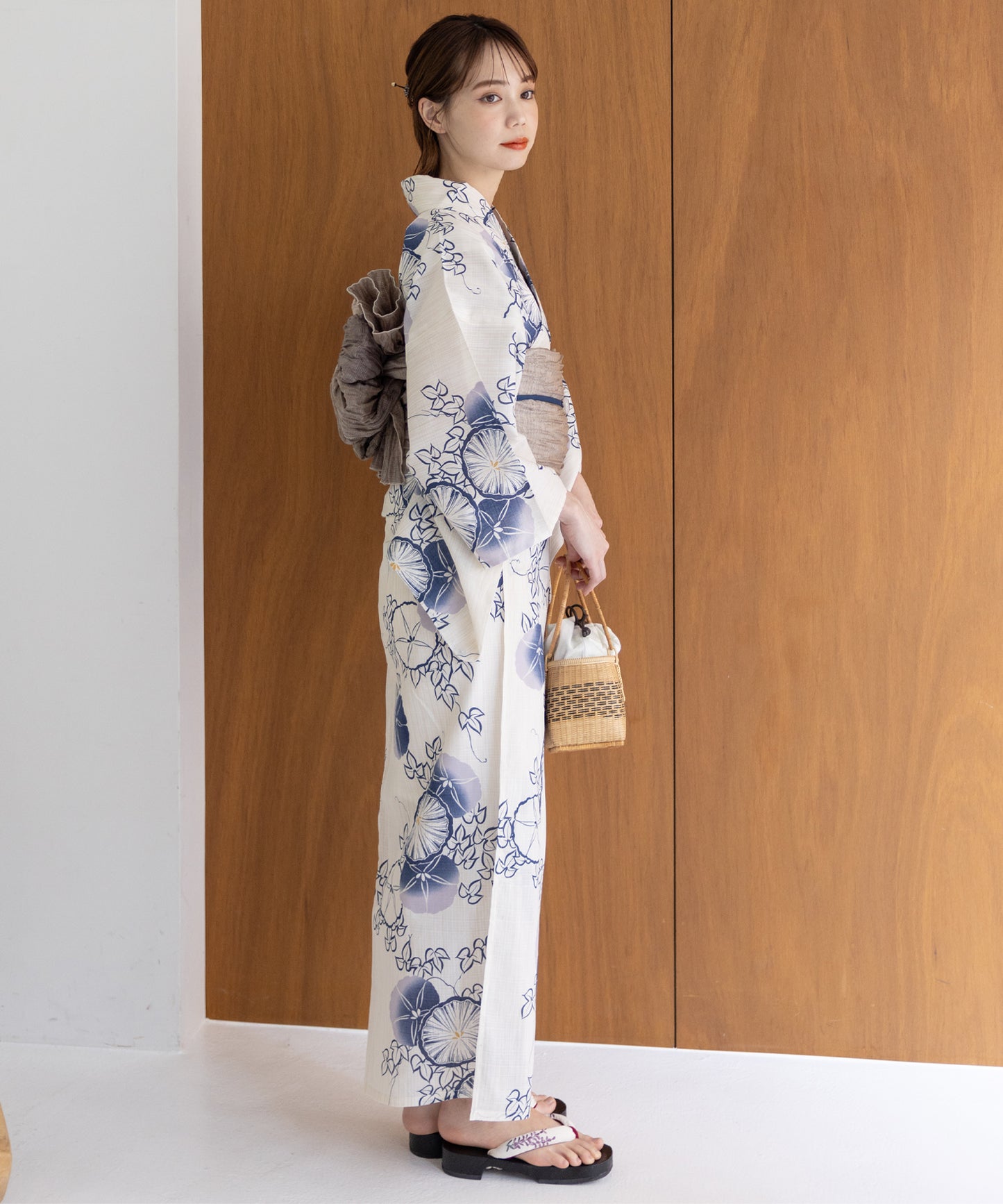 こだわり浴衣5点セット (浴衣/帯/下駄/腰紐/着付け冊子) 変わり織生地 ブルー ホワイト系 朝顔 アサガオ あさがお