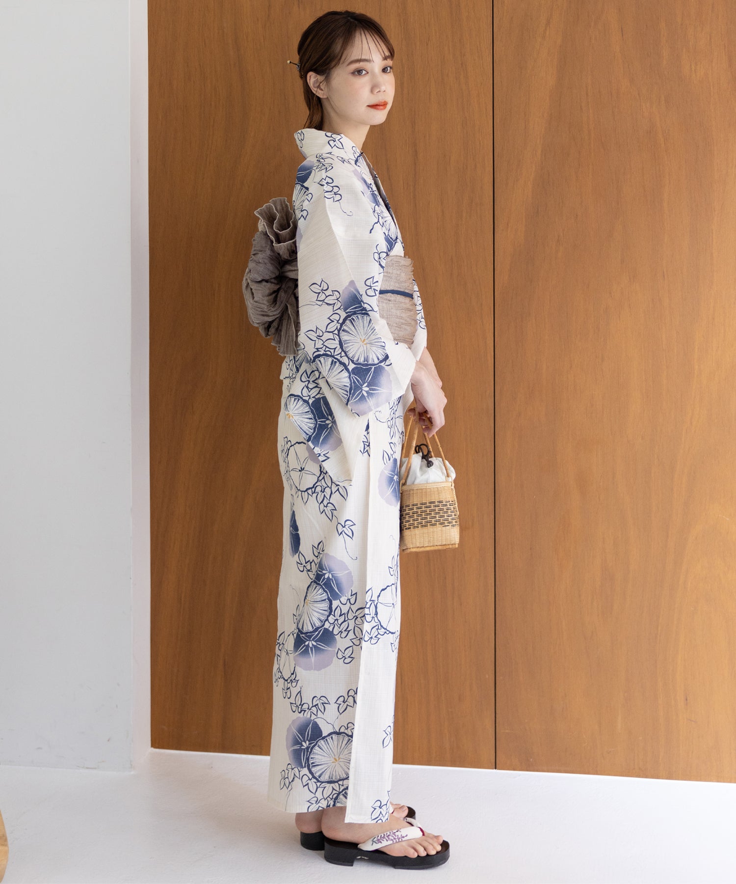 こだわり浴衣5点セット (浴衣/帯/下駄/腰紐/着付け冊子) 変わり織生地 ブルー ホワイト系 朝顔 アサガオ あさがお