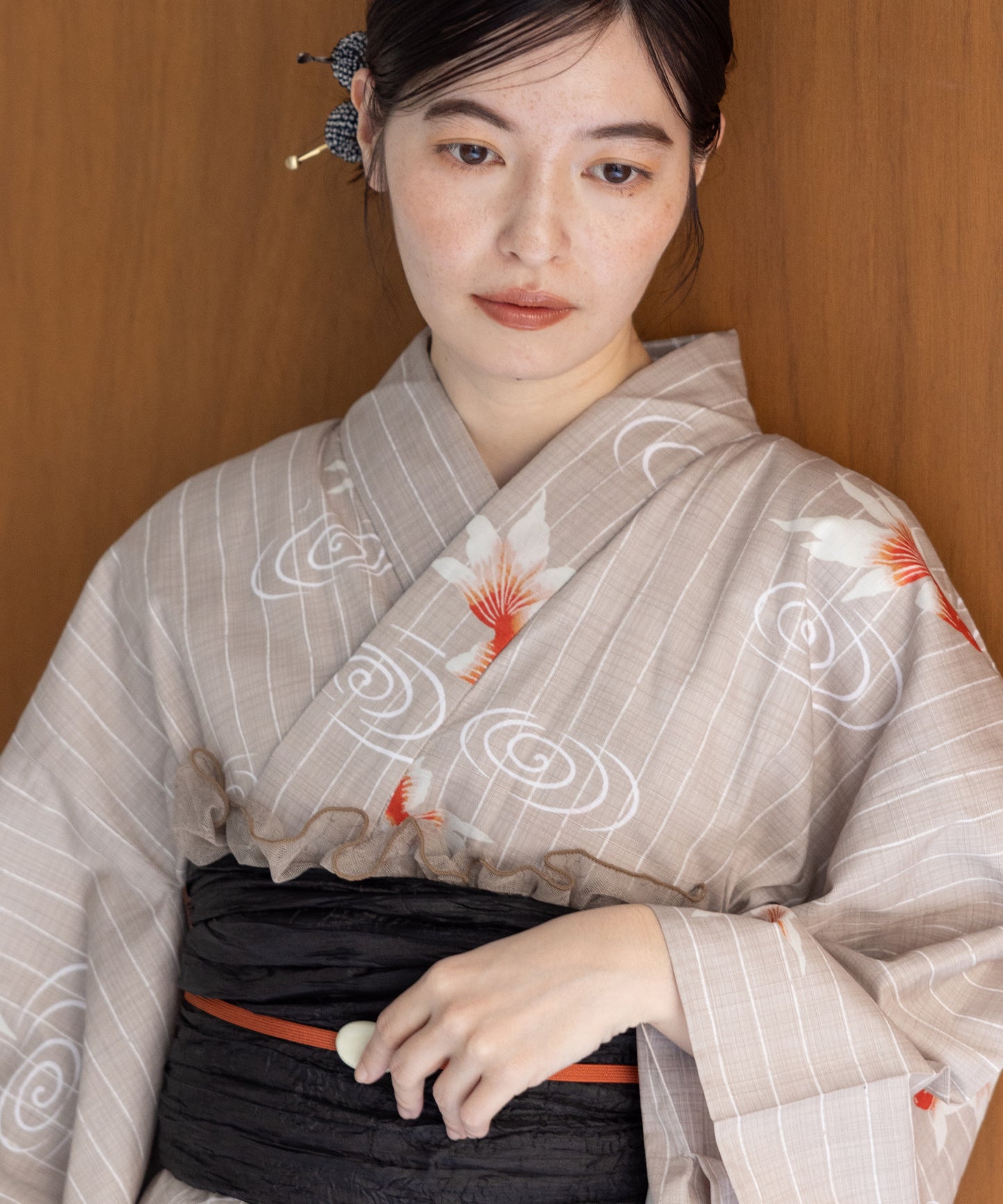 こだわり 浴衣 5点セット (浴衣/帯/下駄/腰紐/着付け冊子) 浴衣 レディース 浴衣 セット ベージュ 金魚 ストライプ 縦縞 縞