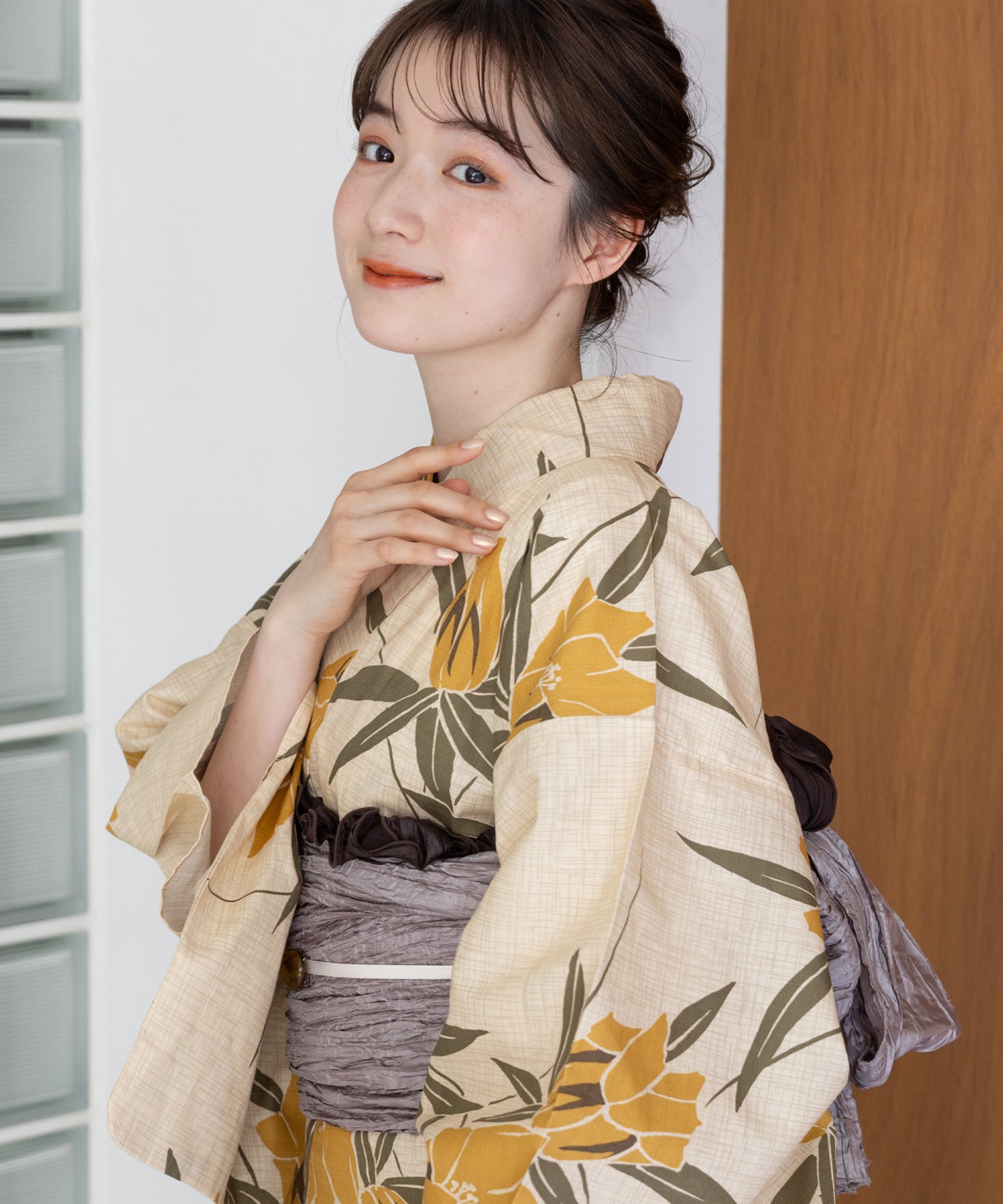 こだわり 浴衣 5点セット (浴衣/帯/下駄/腰紐/着付け冊子) 浴衣 レディース 浴衣 セット ベージュ イエロー 蘭 蘭の花