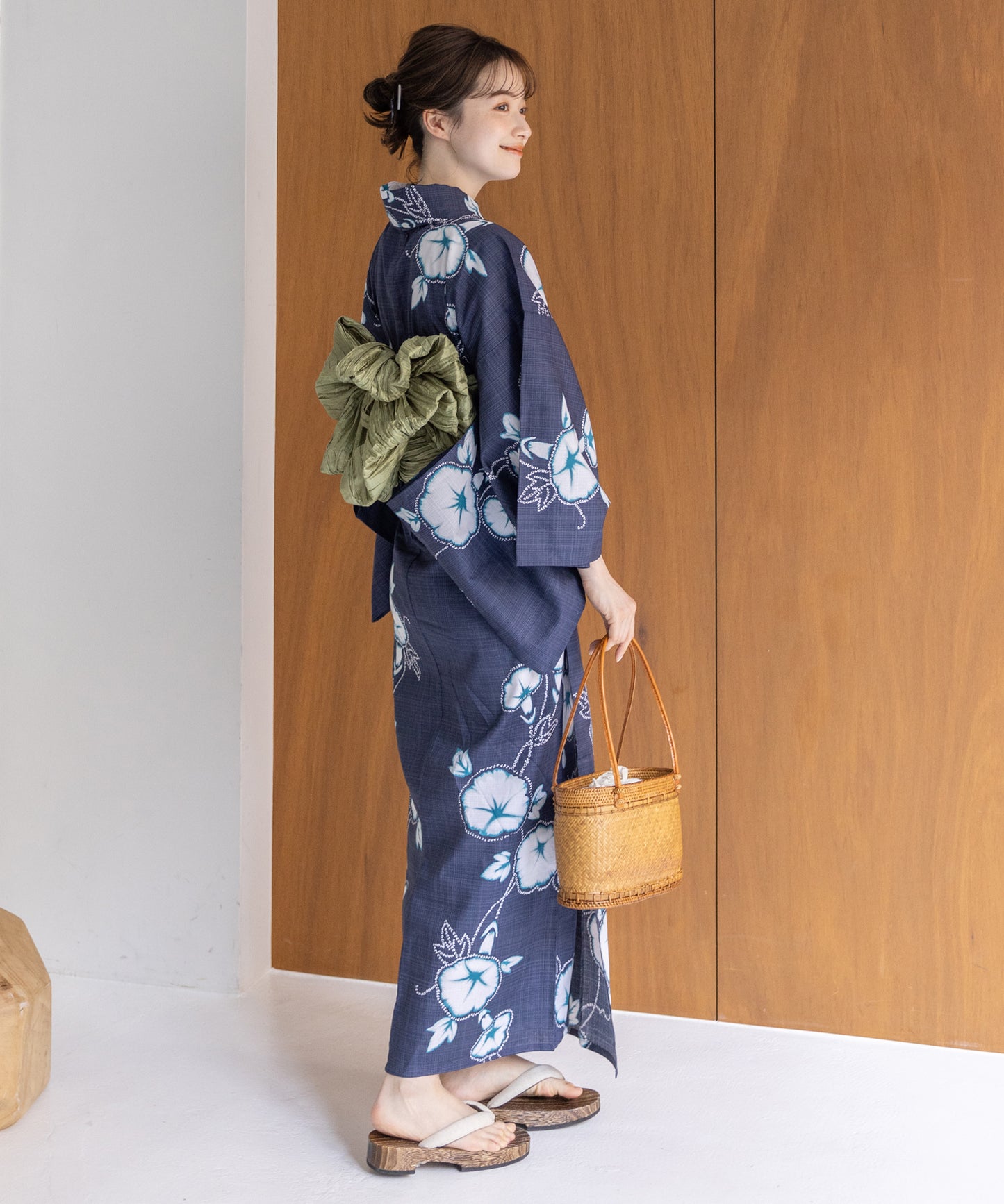 こだわり 浴衣 5点セット (浴衣/帯/下駄/腰紐/着付け冊子) 浴衣 レディース 浴衣 セット紺ネイビー朝顔