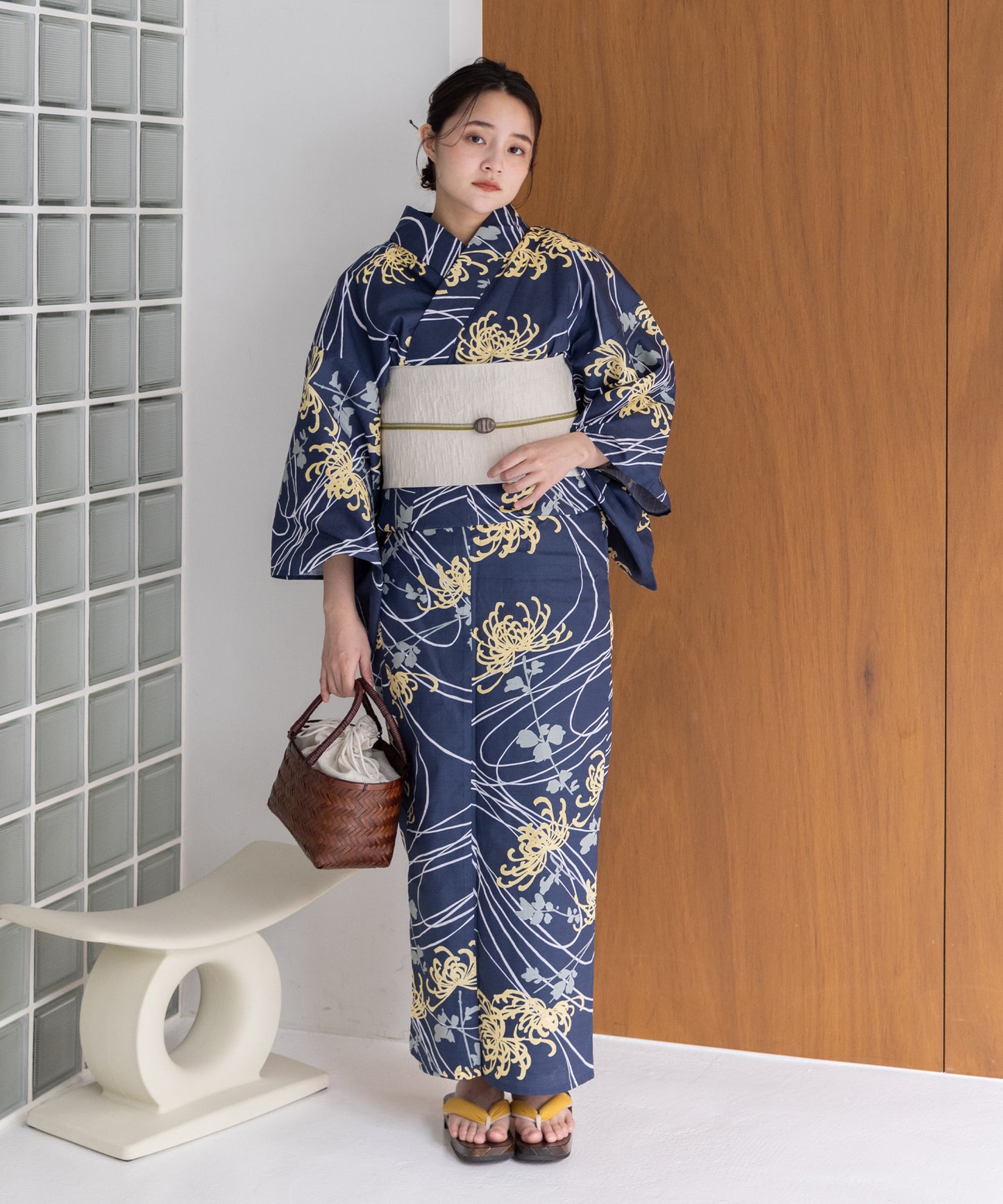 こだわり浴衣 5点セット (浴衣/帯/下駄/腰紐/着付け冊子) 浴衣 レディース 浴衣 セット 紺 ネイビー イエロー 菊
