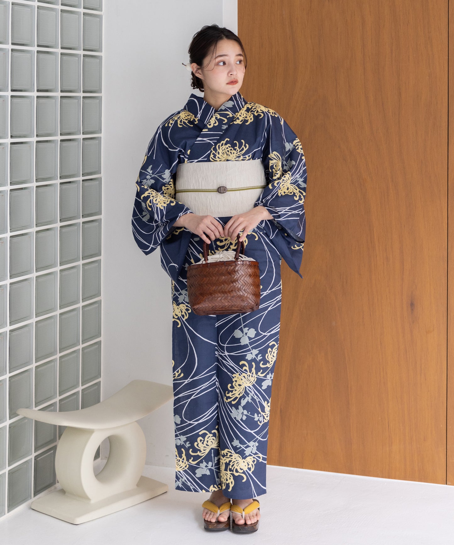こだわり浴衣 5点セット (浴衣/帯/下駄/腰紐/着付け冊子) 浴衣 レディース 浴衣 セット 紺 ネイビー イエロー 菊