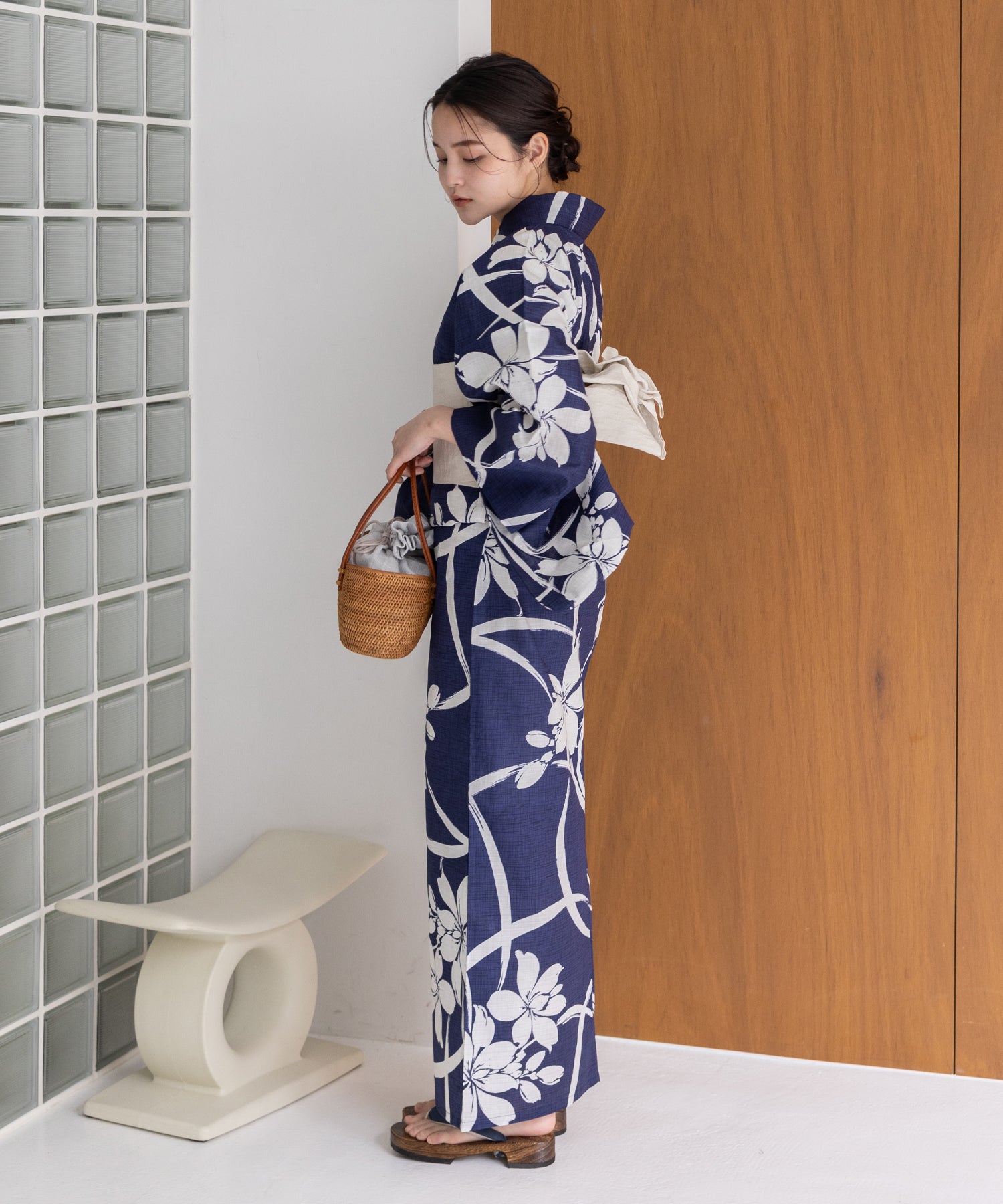 こだわり浴衣 5点セット (浴衣/帯/下駄/腰紐/着付け冊子) 浴衣 レディース 浴衣 セット 紺 ネイビー 菖蒲 あやめ