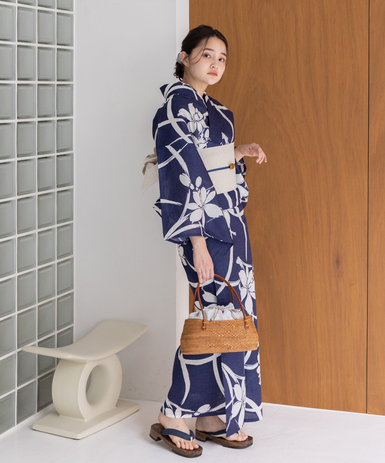 こだわり浴衣 5点セット (浴衣/帯/下駄/腰紐/着付け冊子) 浴衣 レディース 浴衣 セット 紺 ネイビー 菖蒲 あやめ