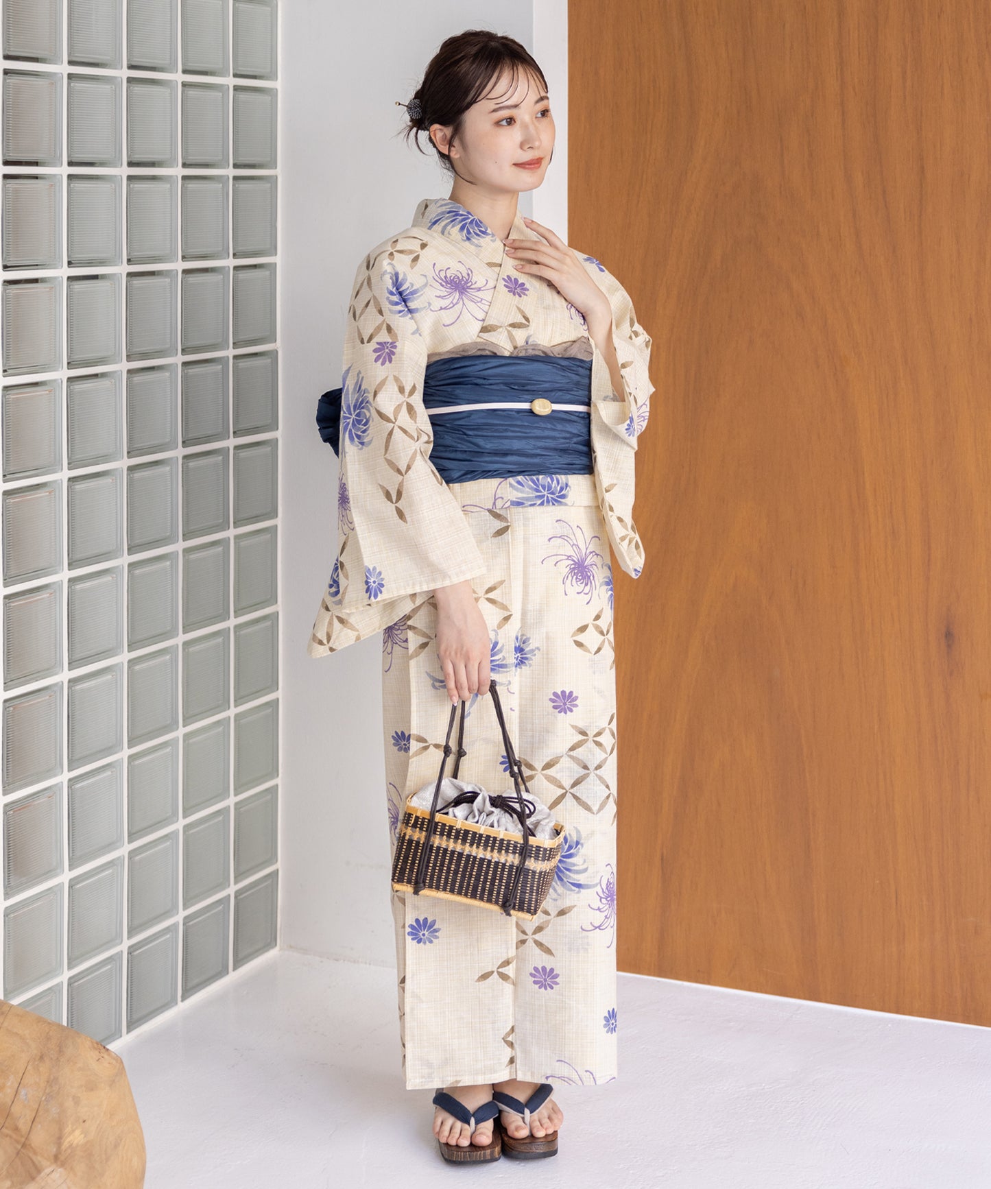 こだわり浴衣5点セット(浴衣/帯/下駄/腰紐/着付け冊子) 麻混 綿麻 先染め 生成 ブルー パープル 菊 七宝