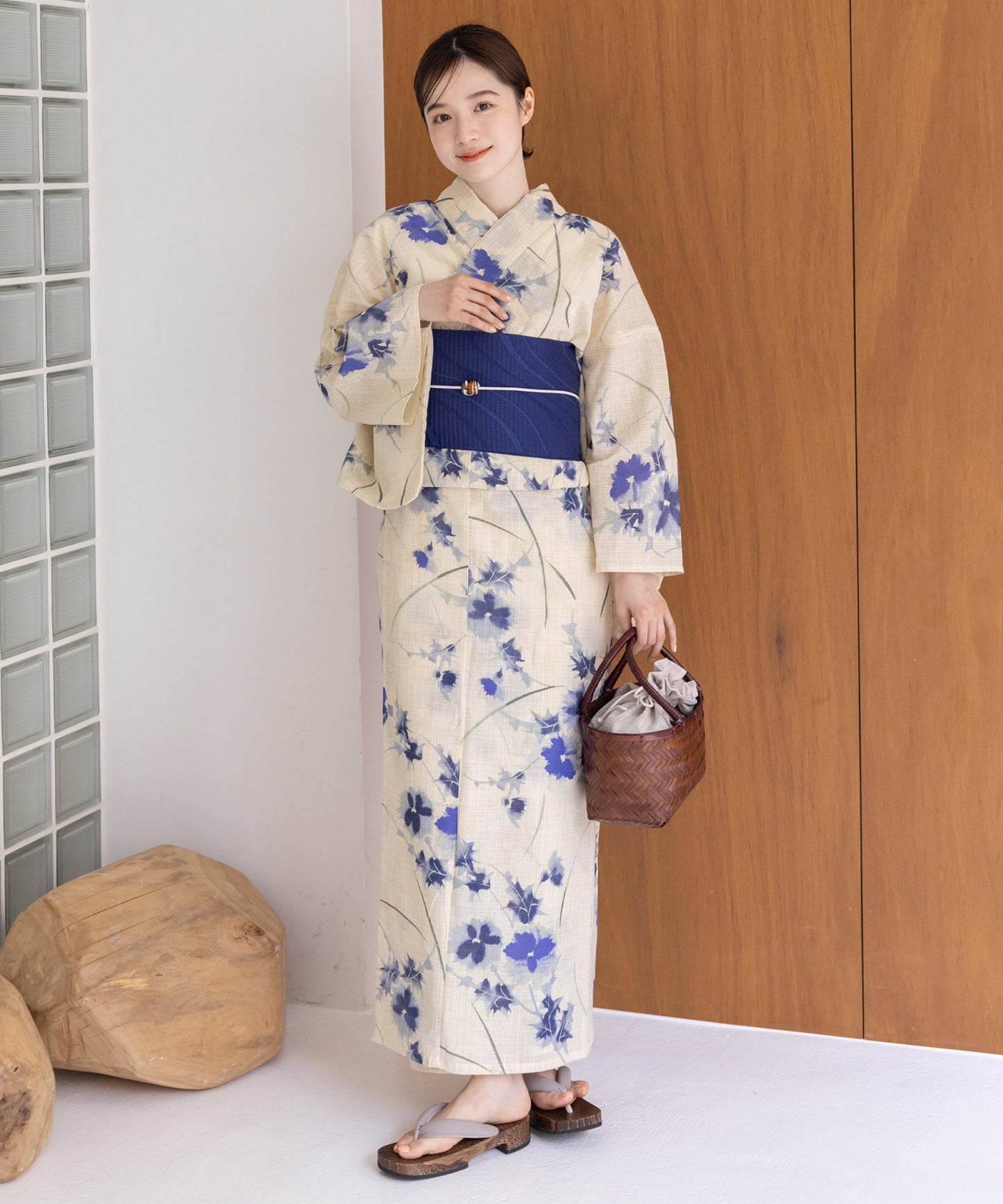 こだわり浴衣5点セット(浴衣/帯/下駄/腰紐/着付け冊子) 麻混 綿麻 先染め 生成 ブルー あざみ