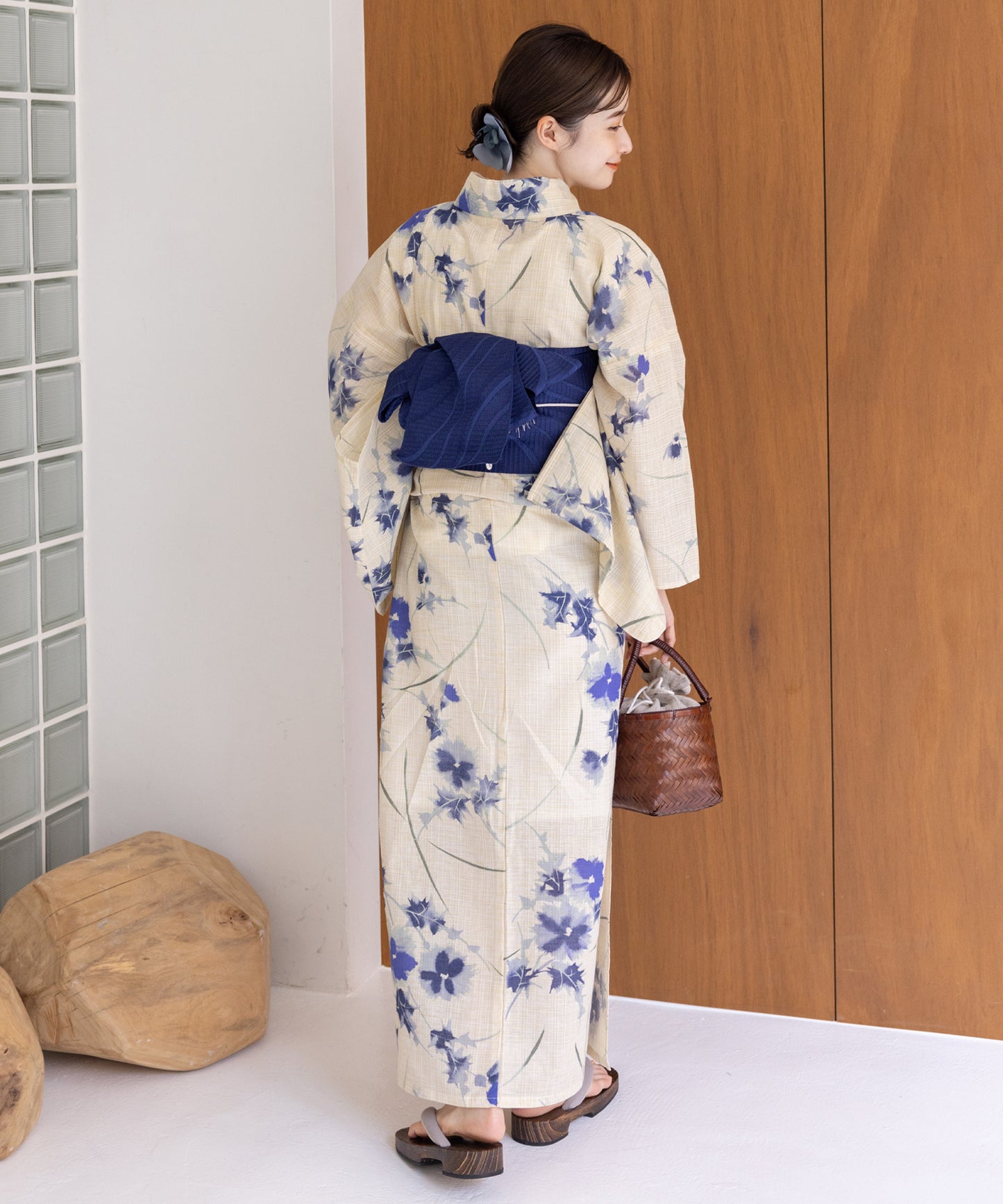 こだわり浴衣5点セット(浴衣/帯/下駄/腰紐/着付け冊子) 麻混 綿麻 先染め 生成 ブルー あざみ