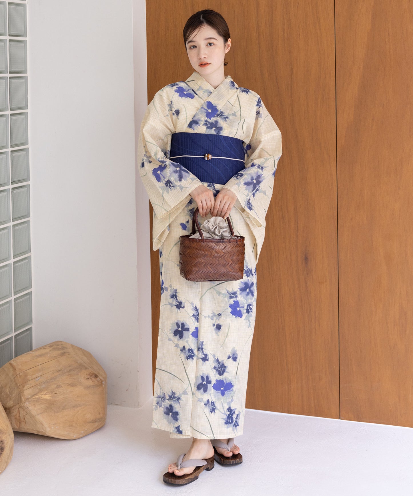 こだわり浴衣5点セット(浴衣/帯/下駄/腰紐/着付け冊子) 麻混 綿麻 先染め 生成 ブルー あざみ