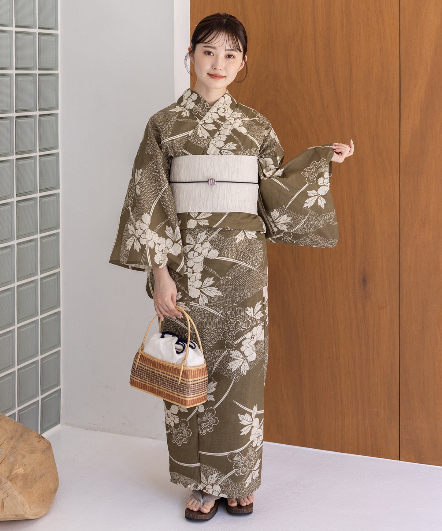 こだわり浴衣5点セット(浴衣/帯/下駄/腰紐/着付け冊子) 麻混 綿麻 先染め 生成 ベージュ 牡丹