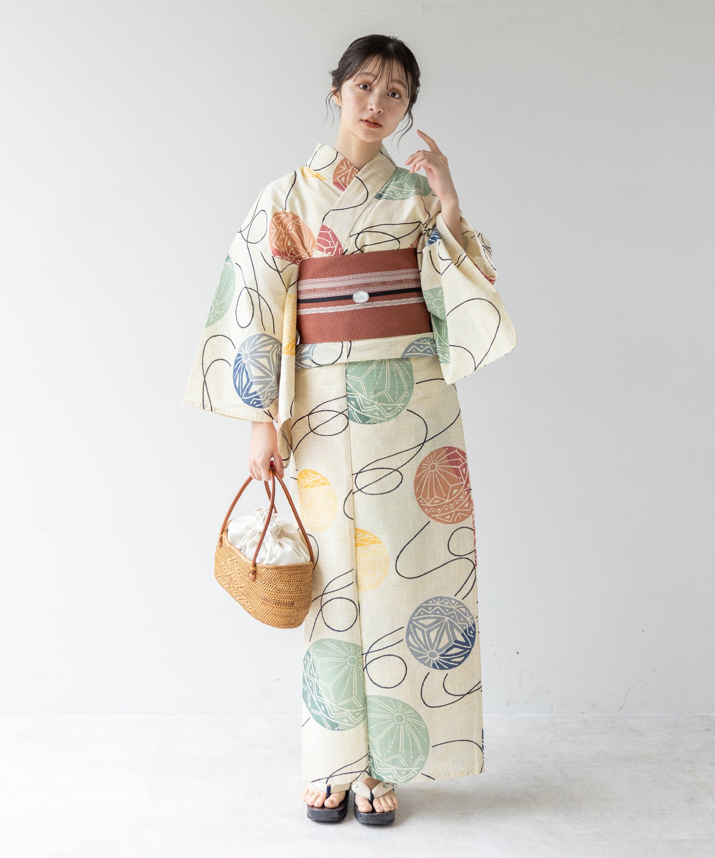 こだわり浴衣5点セット (浴衣/帯/下駄/腰紐/着付け冊子) 麻混 綿麻 先染め 生成 毬 マリ まり
