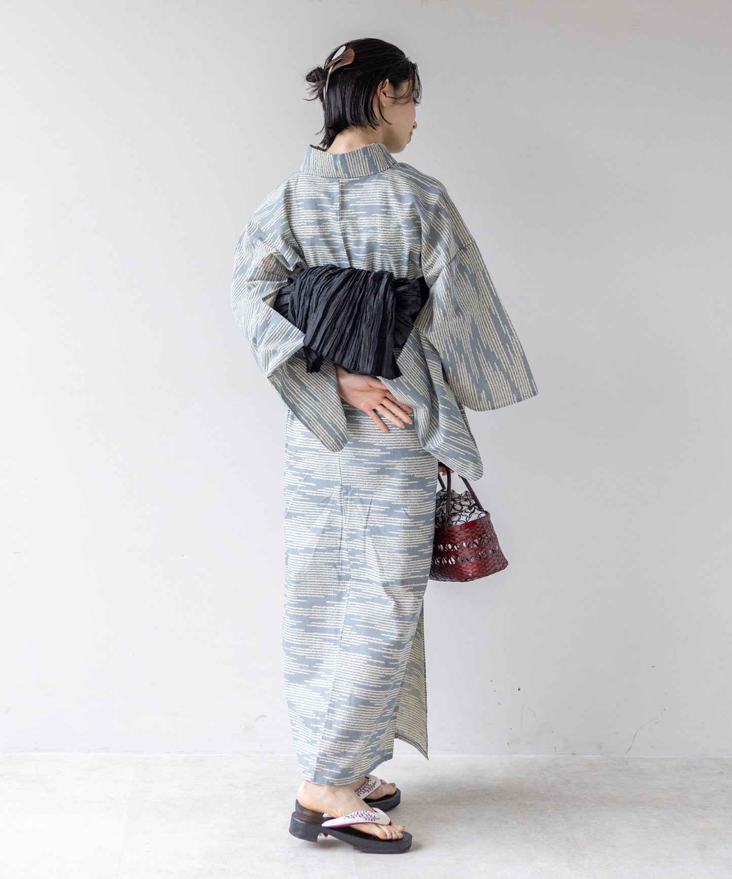 こだわり浴衣5点セット (浴衣/帯/下駄/腰紐/着付け冊子) 麻混 綿麻 先染め 生成 ブルーグレー 縞 よろけ