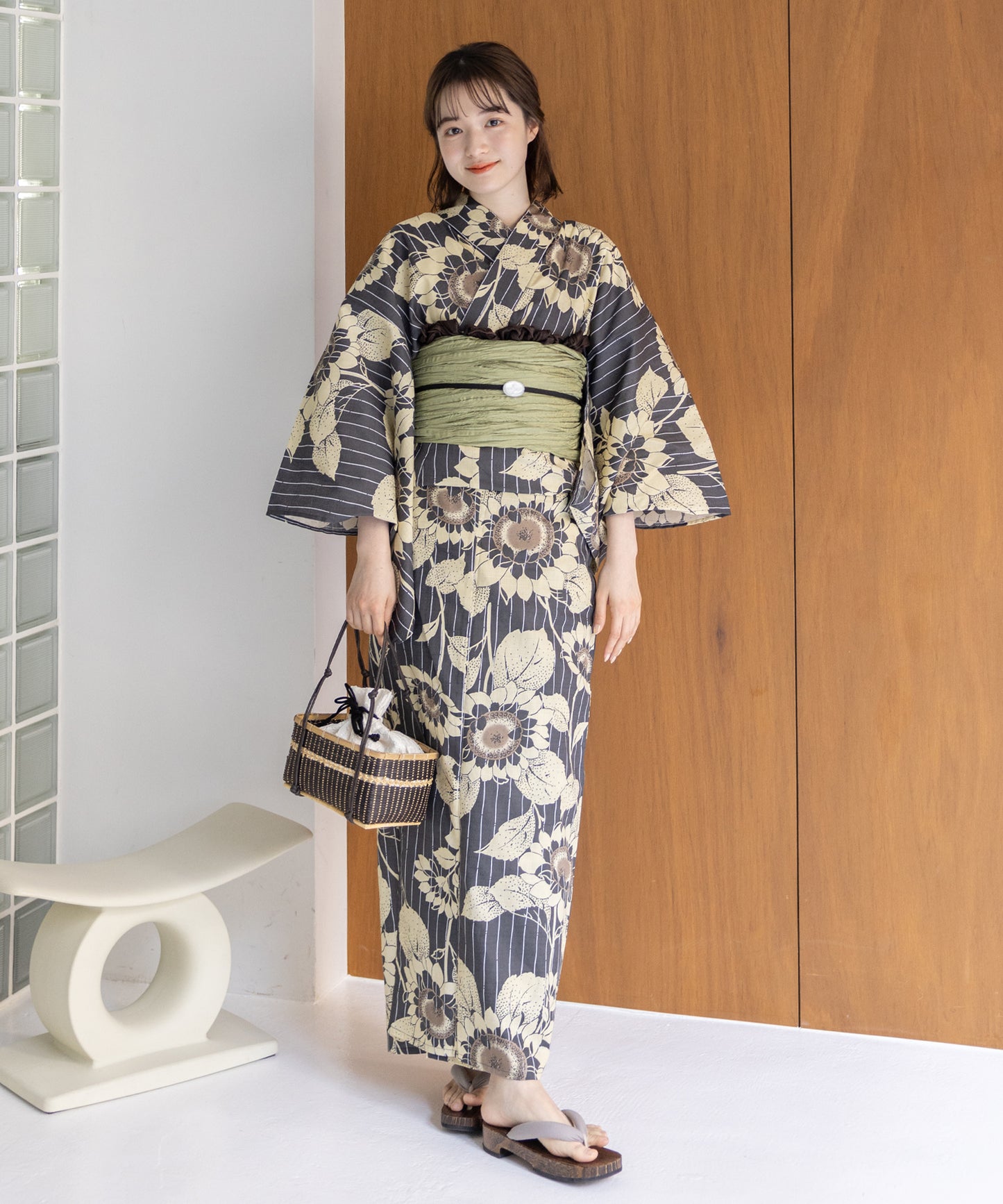 こだわり浴衣5点セット (浴衣/帯/下駄/腰紐/着付け冊子) 変わり織生地 ブラック 黒 向日葵 ヒマワリ ひまわり ストライプ 縦縞