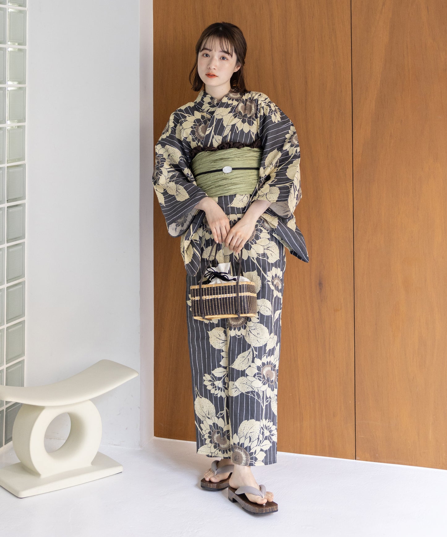 こだわり浴衣5点セット (浴衣/帯/下駄/腰紐/着付け冊子) 変わり織生地 ブラック 黒 向日葵 ヒマワリ ひまわり ストライプ 縦縞