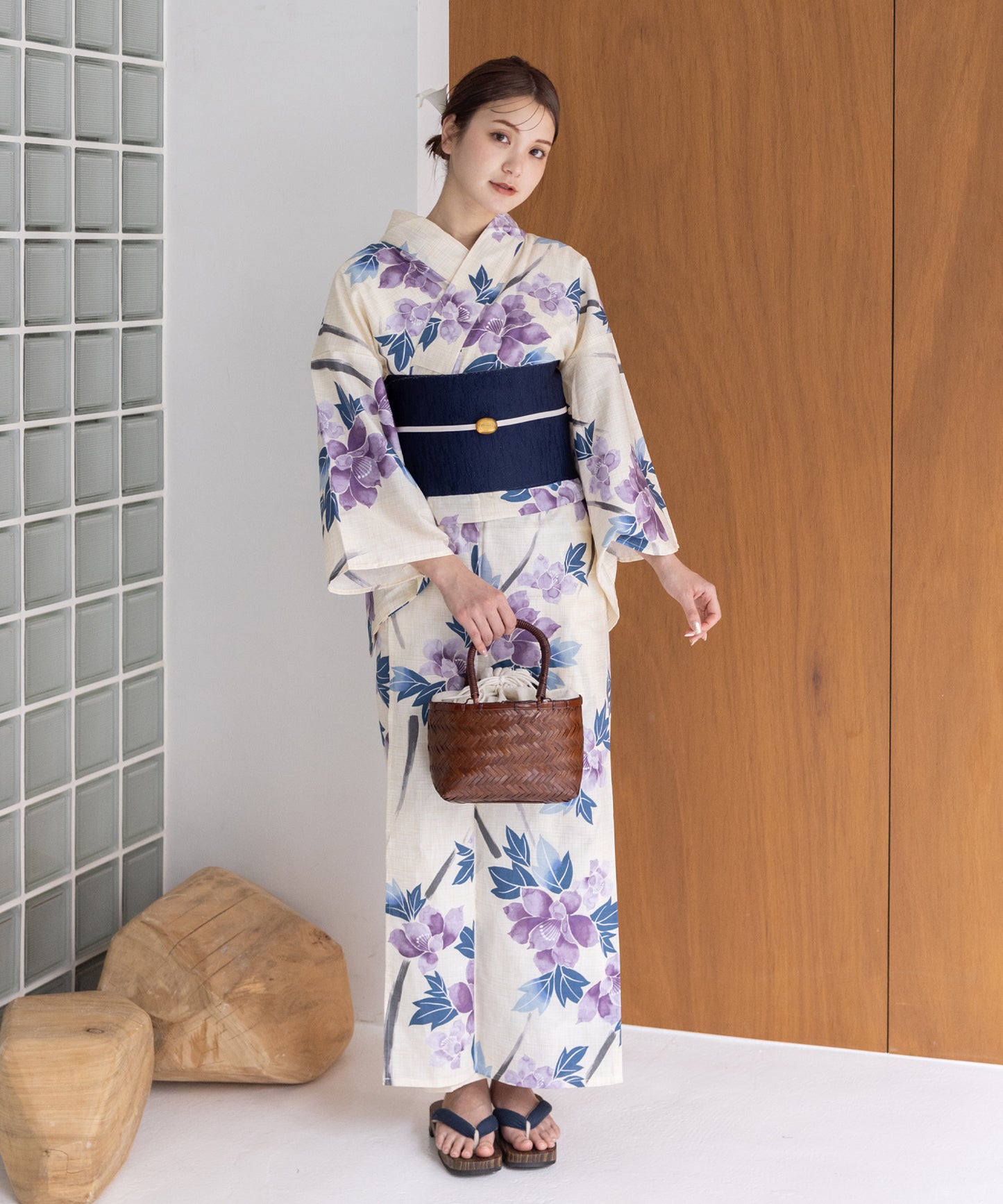 こだわり浴衣5点セット (浴衣/帯/下駄/腰紐/着付け冊子) 浴衣 レディース 浴衣 セット 変わり織生地 ホワイト系 ブルー パープル