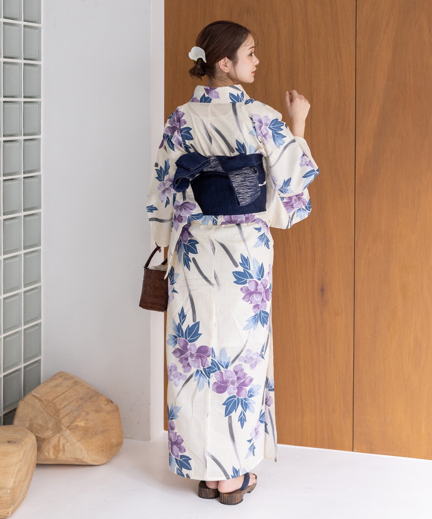 こだわり浴衣5点セット (浴衣/帯/下駄/腰紐/着付け冊子) 浴衣 レディース 浴衣 セット 変わり織生地 ホワイト系 ブルー パープル