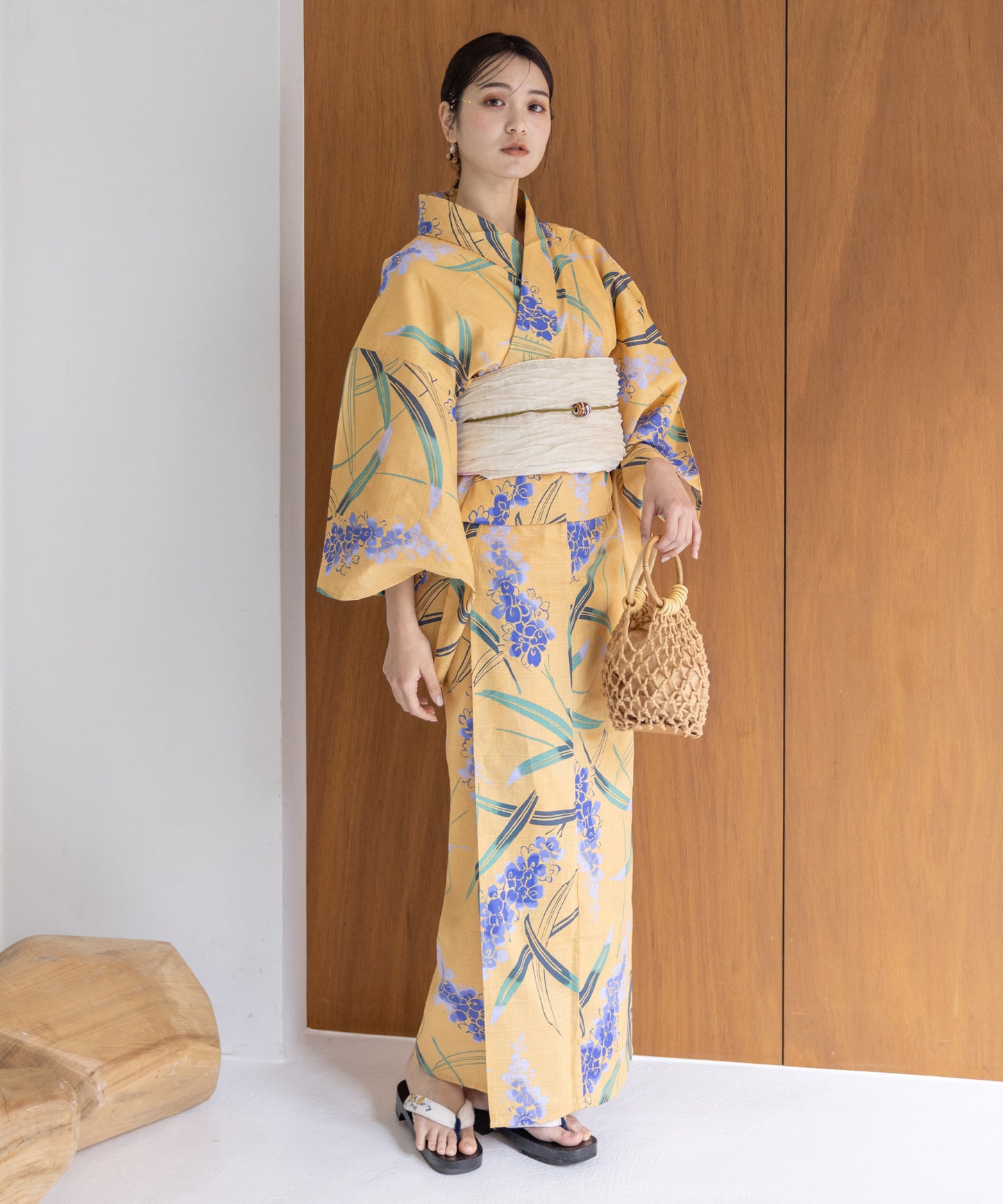 こだわり浴衣5点セット (浴衣/帯/下駄/腰紐/着付け冊子) 変わり織生地 黄色 イエロー 菖蒲 あやめ しょうぶ