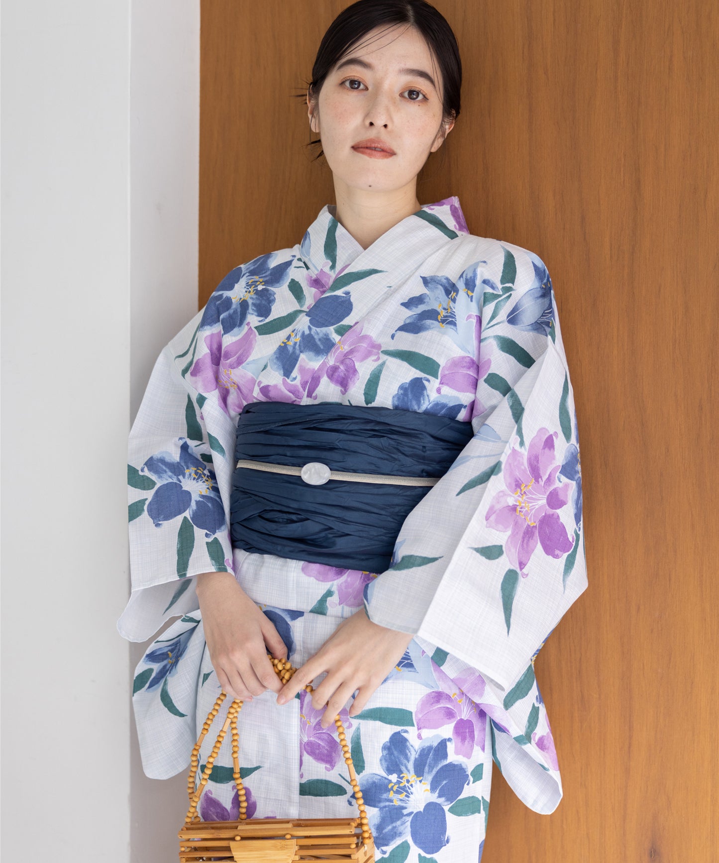 こだわり浴衣5点セット (浴衣/帯/下駄/腰紐/着付け冊子) 変わり織生地 ブルー パープル 百合 ゆり