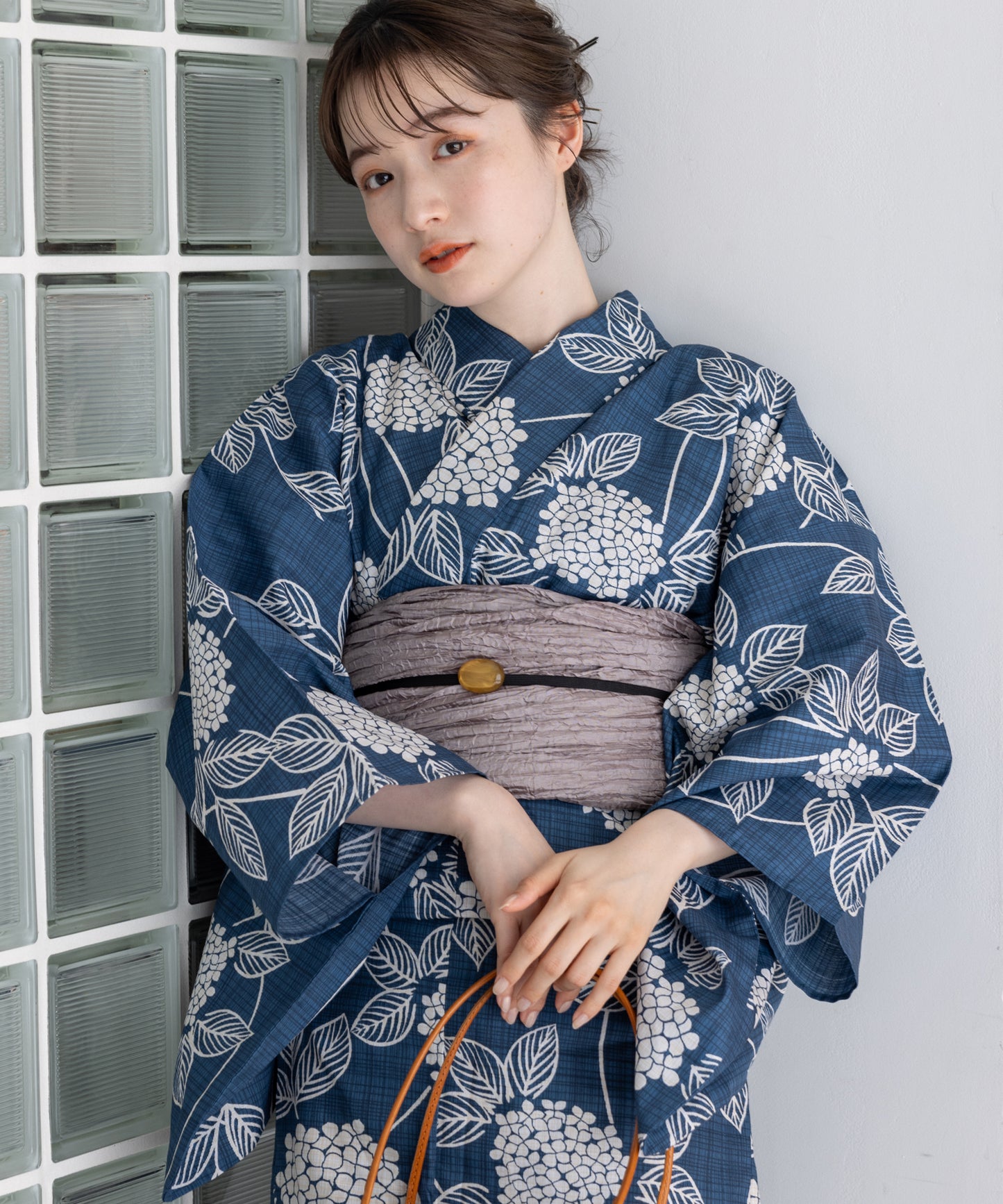 こだわり浴衣5点セット(浴衣/帯/下駄/腰紐/着付け冊子) 浴衣 レディース 浴衣 セット 変わり織生地 ブルー ネイビー 紫陽花 アジサイ あじさい