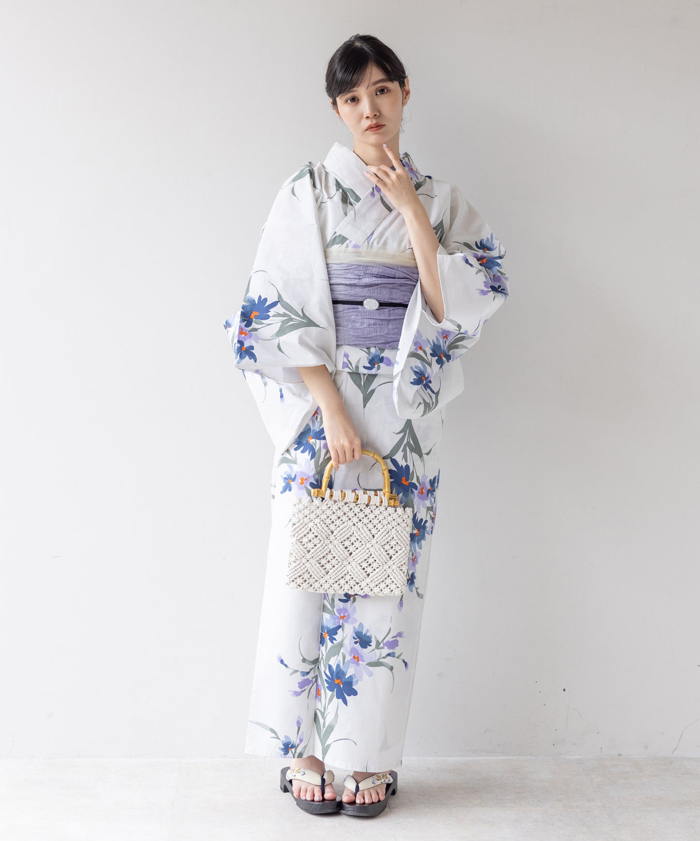 こだわり浴衣 5点セット (浴衣/帯/下駄/腰紐/着付け冊子) 変わり織生地 ホワイト系 ブルー パープル