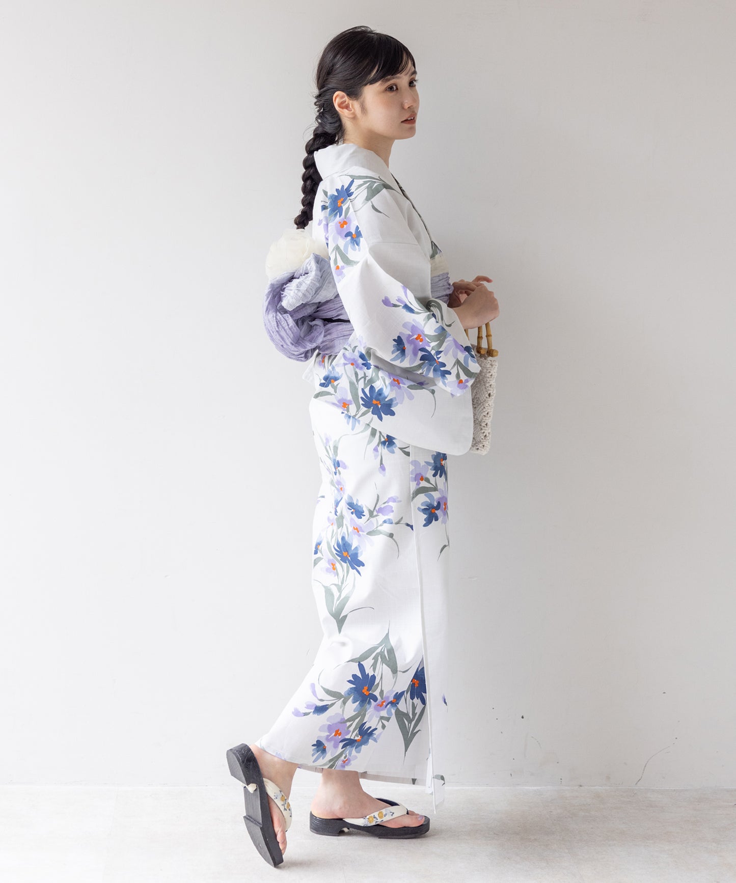 こだわり浴衣 5点セット (浴衣/帯/下駄/腰紐/着付け冊子) 変わり織生地 ホワイト系 ブルー パープル